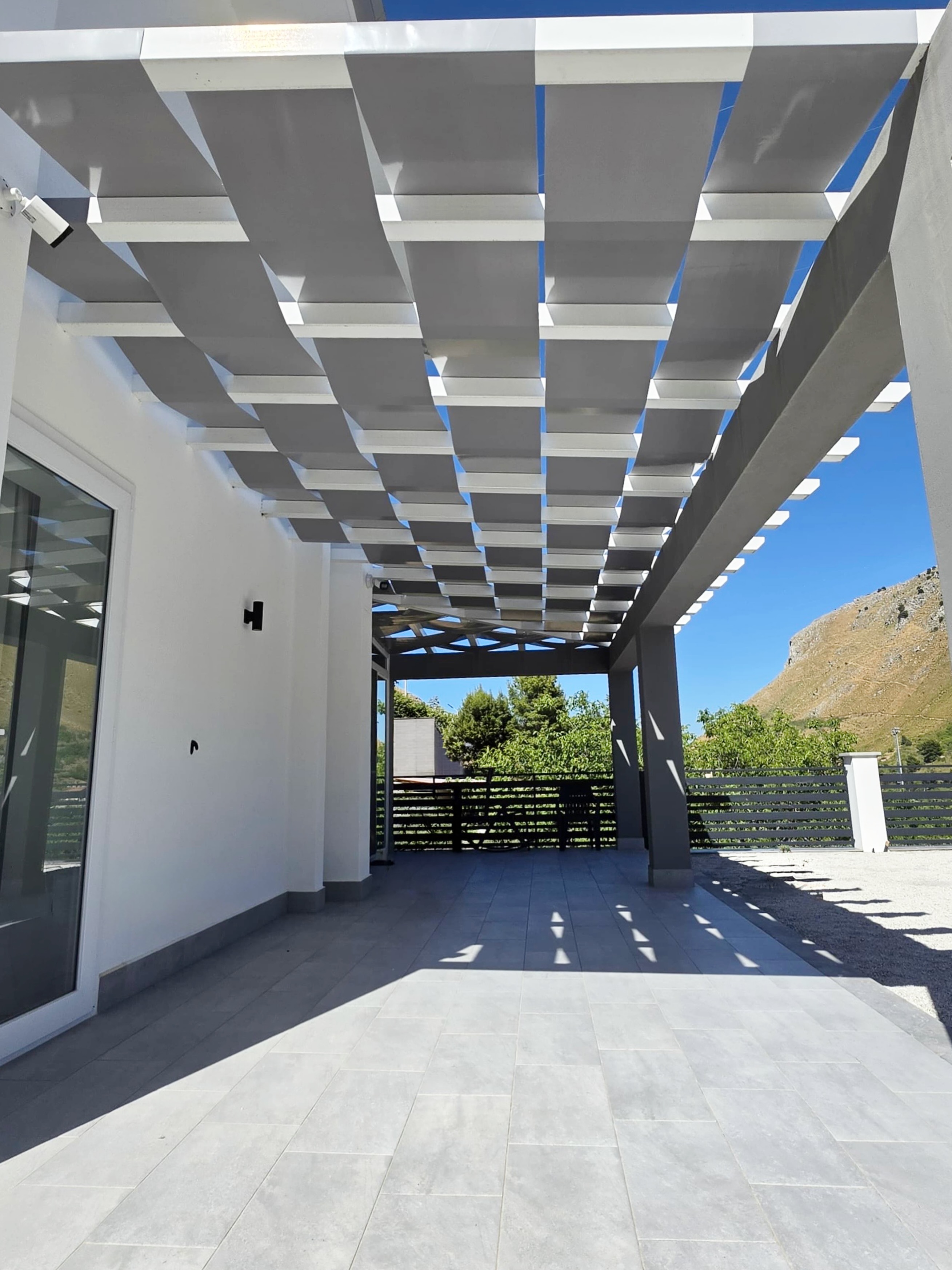 Fasce a onda in PVC Grigio sono state scelte per creare ombra in modo semplice ma sofisticato✨
Per ogni tuo ambiente esterno saremo noi a donarti l’ombra e il comfort giusto 🏡
Dunque contattaci 👇🏻
📲 3760792866 Sopralluogo e preventivo GRATUITO
📍Corso Vittorio Emanuele 253, Misilmeri
📍Viale Regione Siciliana sud est 1562, Palermo
#gmliving #palermo #avvolgibili #tendedasoletempotest