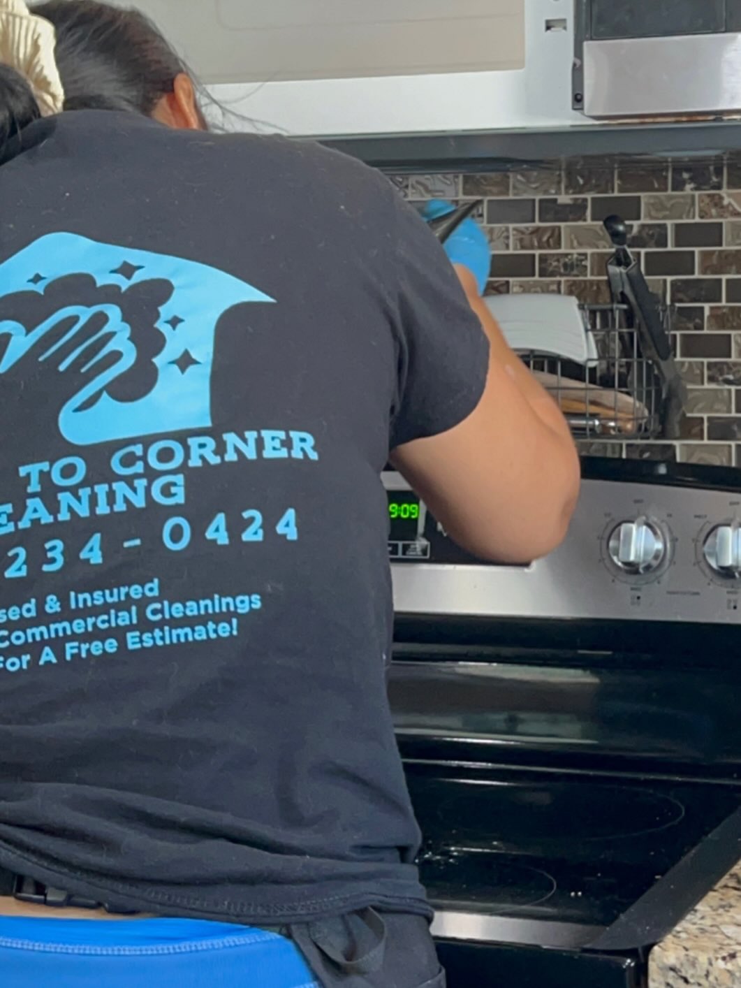 Your kitchen builds up faster than you realize.
Grease on the stove, crumbs in the corners, fingerprints on everything… it adds up quickly.
And after a long day, the last thing you want to do is deal with it.
That’s where we come in.
We don’t just “wipe things down” — we reset your kitchen so it actually feels clean again.
🗽Locally owned. Born and raised on Long Island.
📍Garden City
📍Westbury
📍Jericho
📍Syosset
📍Oyster Bay
📍Woodbury
📍Plainview
📍Huntington
📍Farmingdale
516-234-0424 📲 DM us or call/text to schedule your free estimate.
🌐 www.cornertocornercleaningny.com