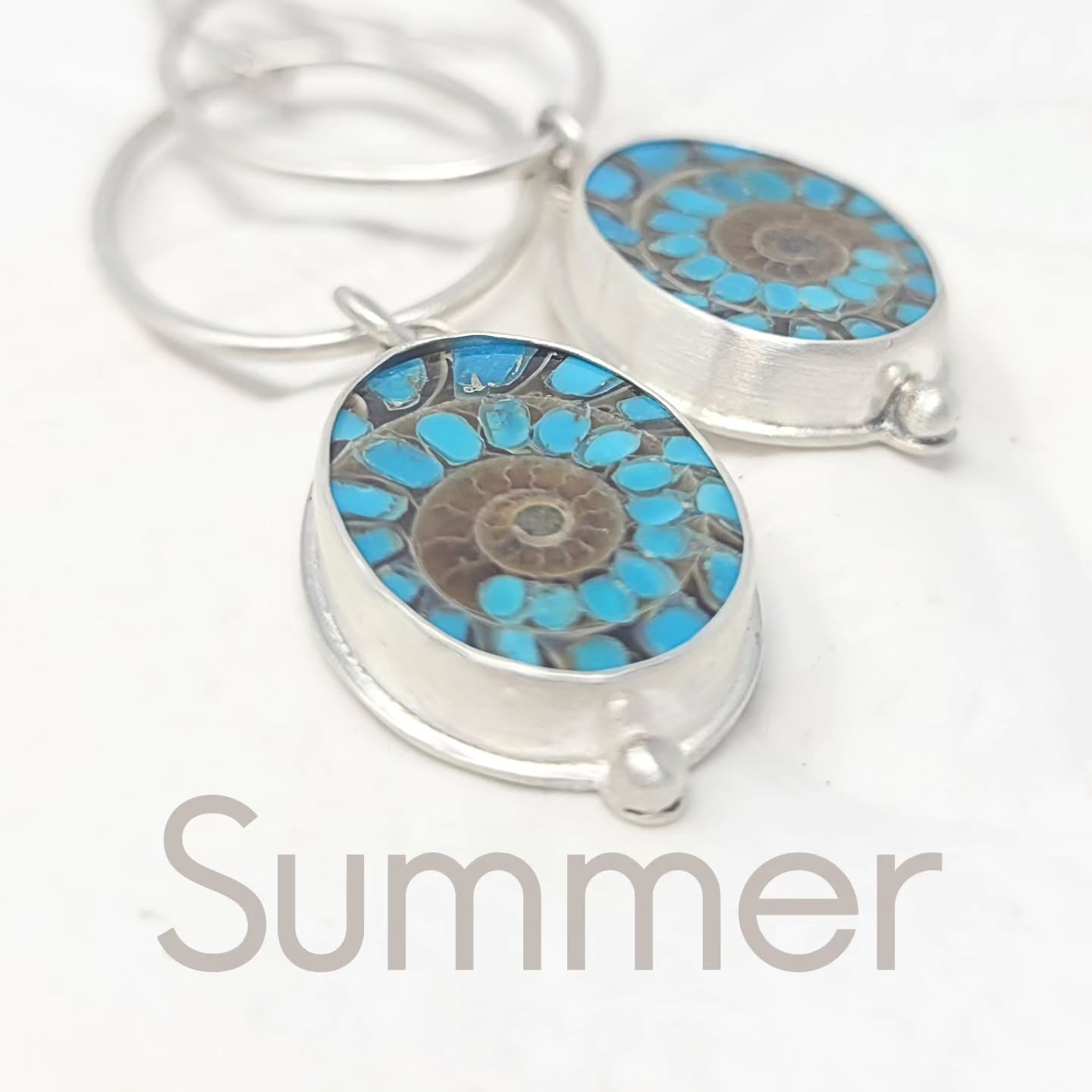 Summer has officially arrived, and there's no place I'd rather be than Corolla. 🌊☀️
This week you'll find me at the Under the Oaks Art Festival with jewelry inspired by the coast, natural gemstones, and treasures that hold memories. Here's to sunny days, salty air, and a wonderful week ahead.
#UnderTheOaks #Corolla #BeachInspiredJewelry #InsideMyLocket