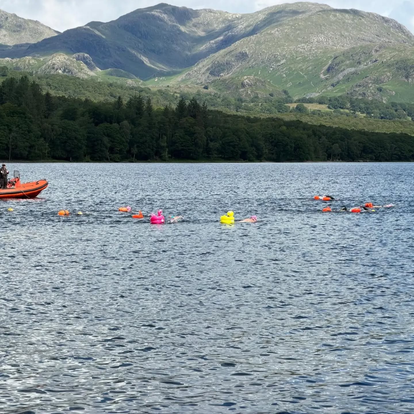 It's the first @chillswim_uk of the season today, nearly 1000 swimmers have taken to Coniston Water swimming the whole 5.25miles. Our team is out providing Paramedic led cover and communication support.
#openwaterswimming
#openwaterswim
#eventparamedics
#eventmedics
#eventcommunications