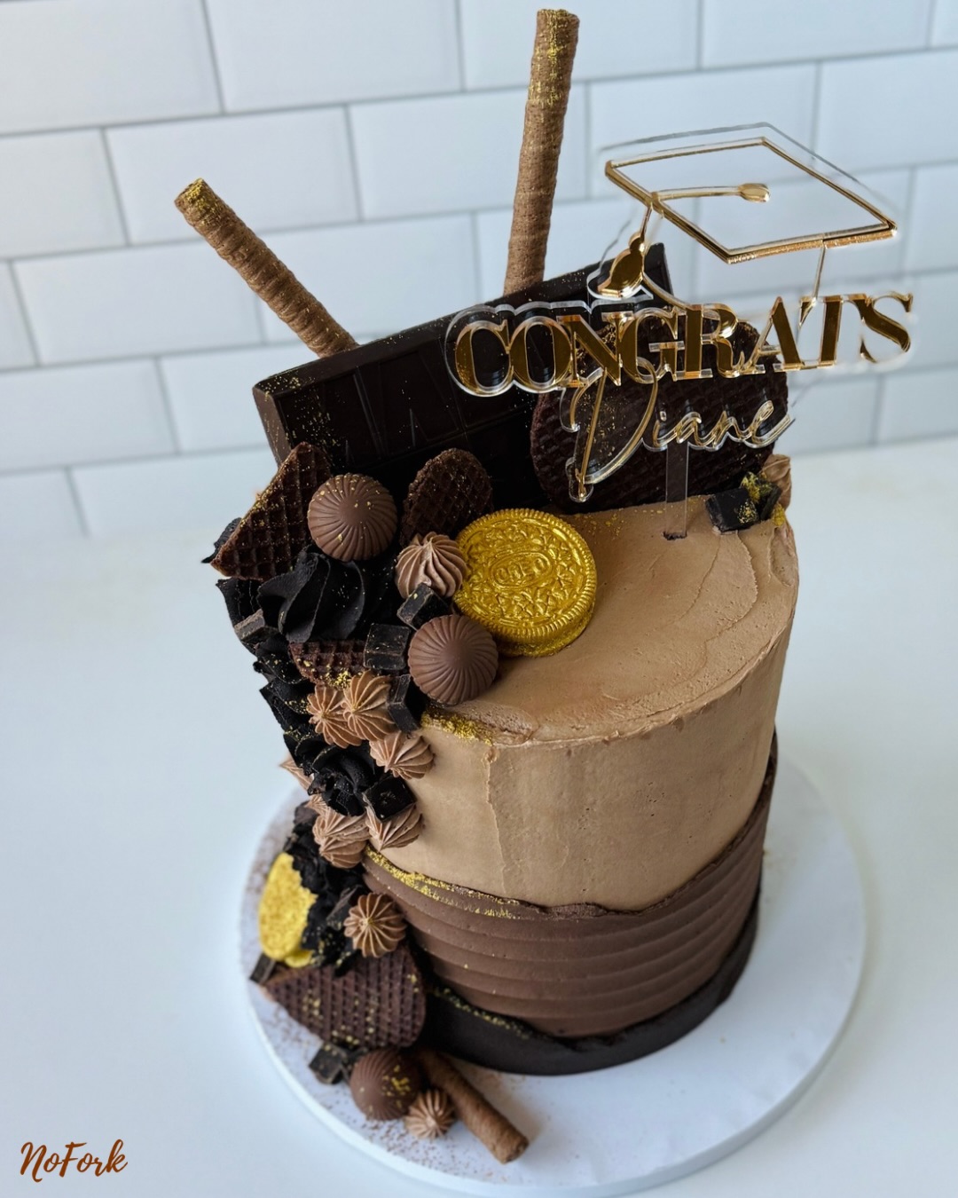 Dad & Grad season is officially a wrap👨🏻🎓…no surprise our favorite order of the bunch was an all chocolate cake🤤🍫
Congrats to all the grads! 👩🏻🎓
Hug to all the dads! 💙
#nofork #celebratingmadeeasy #eatwithyourhands #noutensilsrequired #BYOF