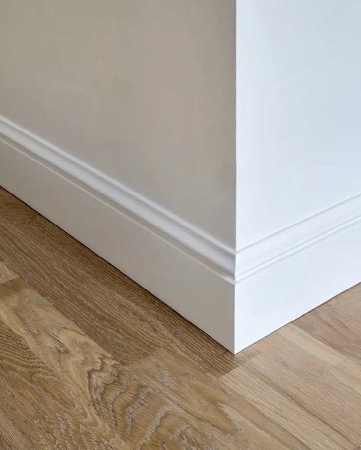 Deze plint verdient wat ons betreft nΓ©t wat meer aandacht..
Onze moderne plint is veruit de meest gekozen, en we snappen helemaal waarom. Maar voor de juiste woonstijl is deze plint dΓ© perfecte finishing touch en maakt hij het totaalplaatje helemaal af.
#Prorandafwerking #Plinten #Interieurafwerking
