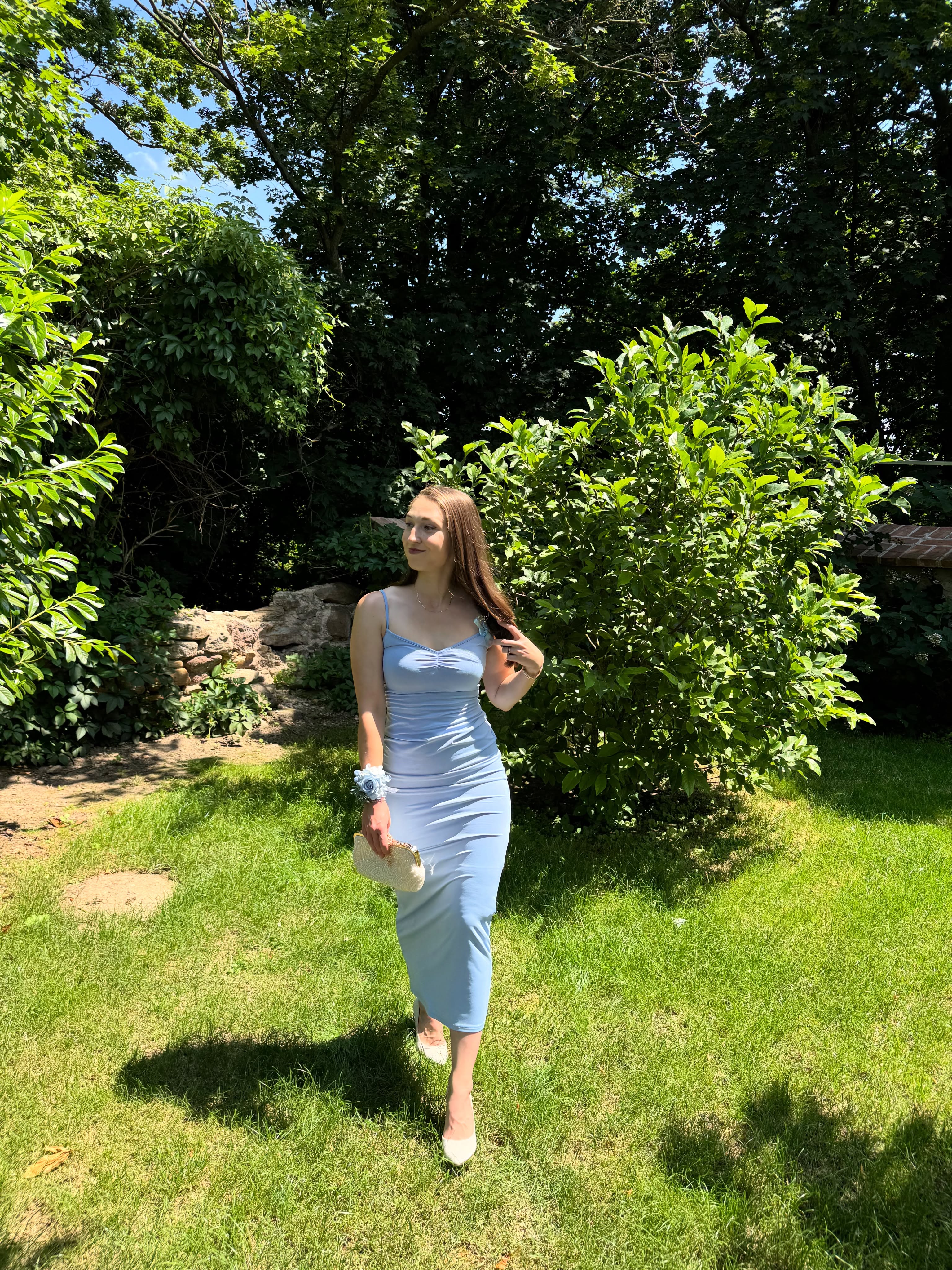 Wedding guests 💍… and made it baby blue.🩵