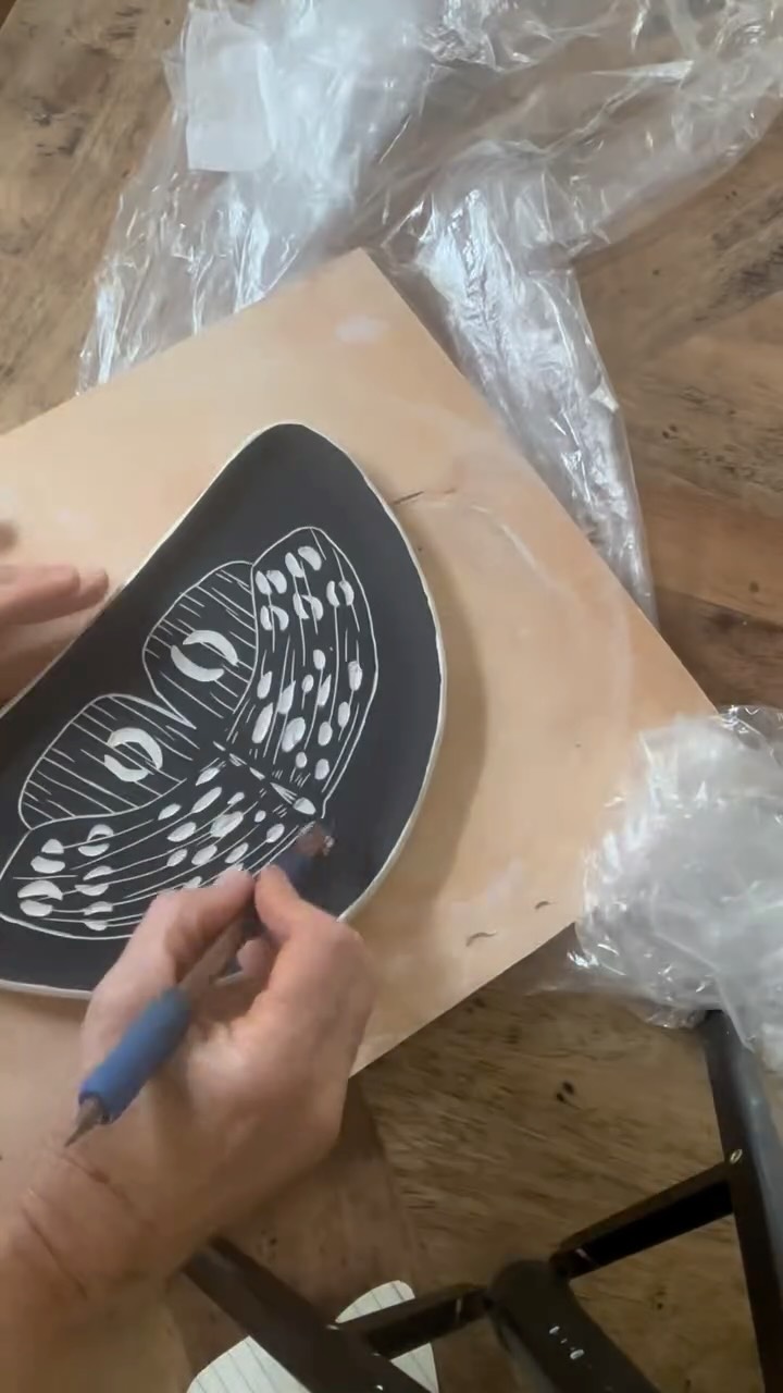 Why serve your food on a boring plate
#handmadehome #uniquehomedecor #lifestyleart #oneofakind #processvideo