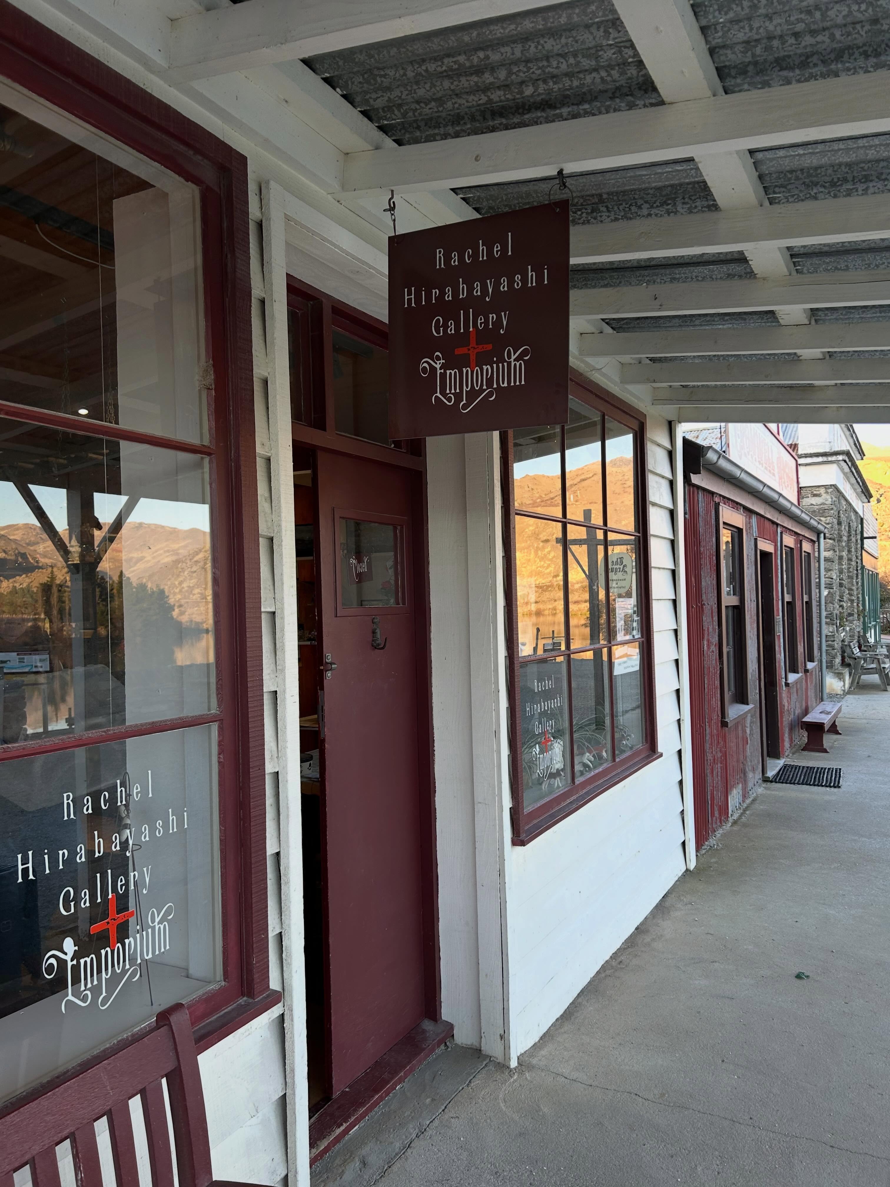 I’ve had the most wonderful time over the last two weekends teaching embroidery at the Rachel Hirabayashi Gallery + Emporium in the Cromwell Heritage Precinct. A huge thanks to the gallery and my lovely students. #cromwell #rachelhirabayashigalleryandemporium #mountmellick