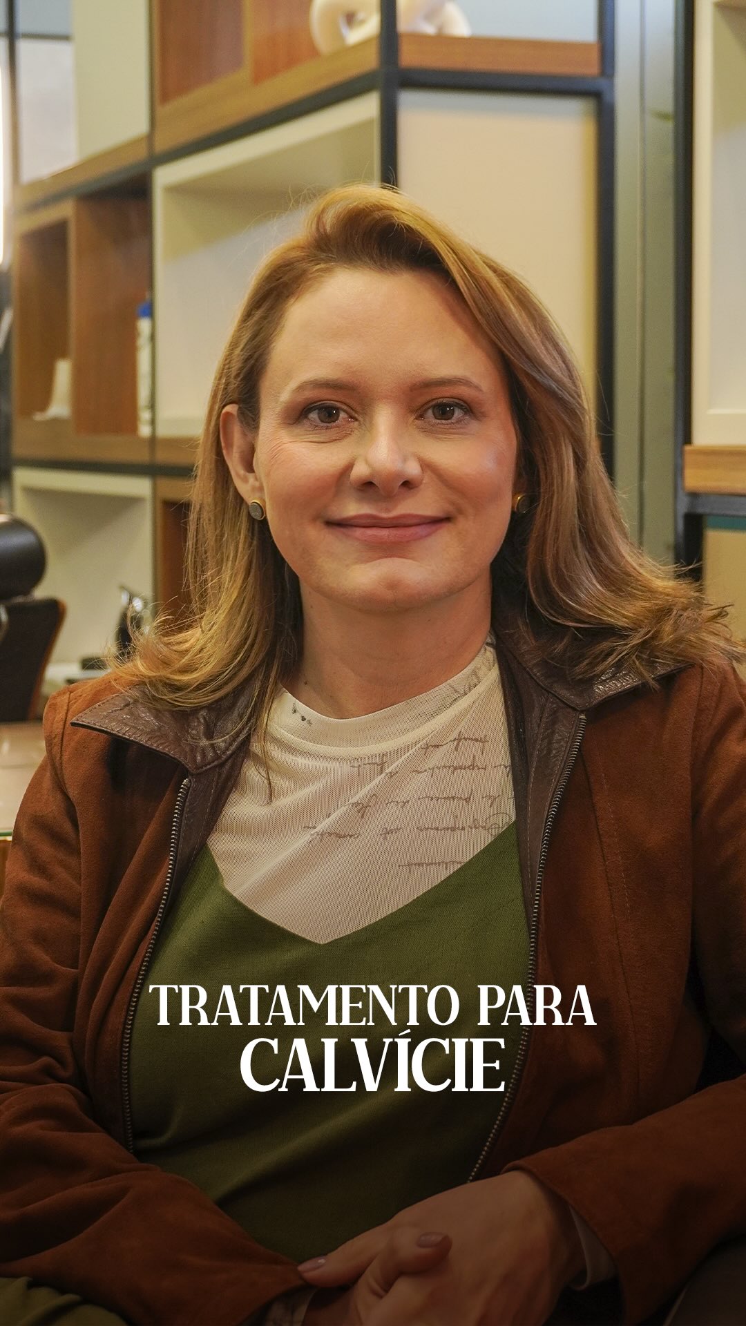 A verdade é que a calvície não espera o seu tempo. Ela continua acontecendo enquanto você pesquisa, compara, pensa e adia a sua decisão para mês que vem. E cada mês que passa é folículo que enfraquece, perde força, e em alguns casos não volta mais.
A janela ideal para o tratamento existe, mas tem um prazo que pode ou não depender de você.
Não estou aqui pra te pressionar. Estou aqui pra te avisar que adiar também é uma escolha, e essa escolha tem seu preço.
Agende sua consulta antes que sua janela se feche.