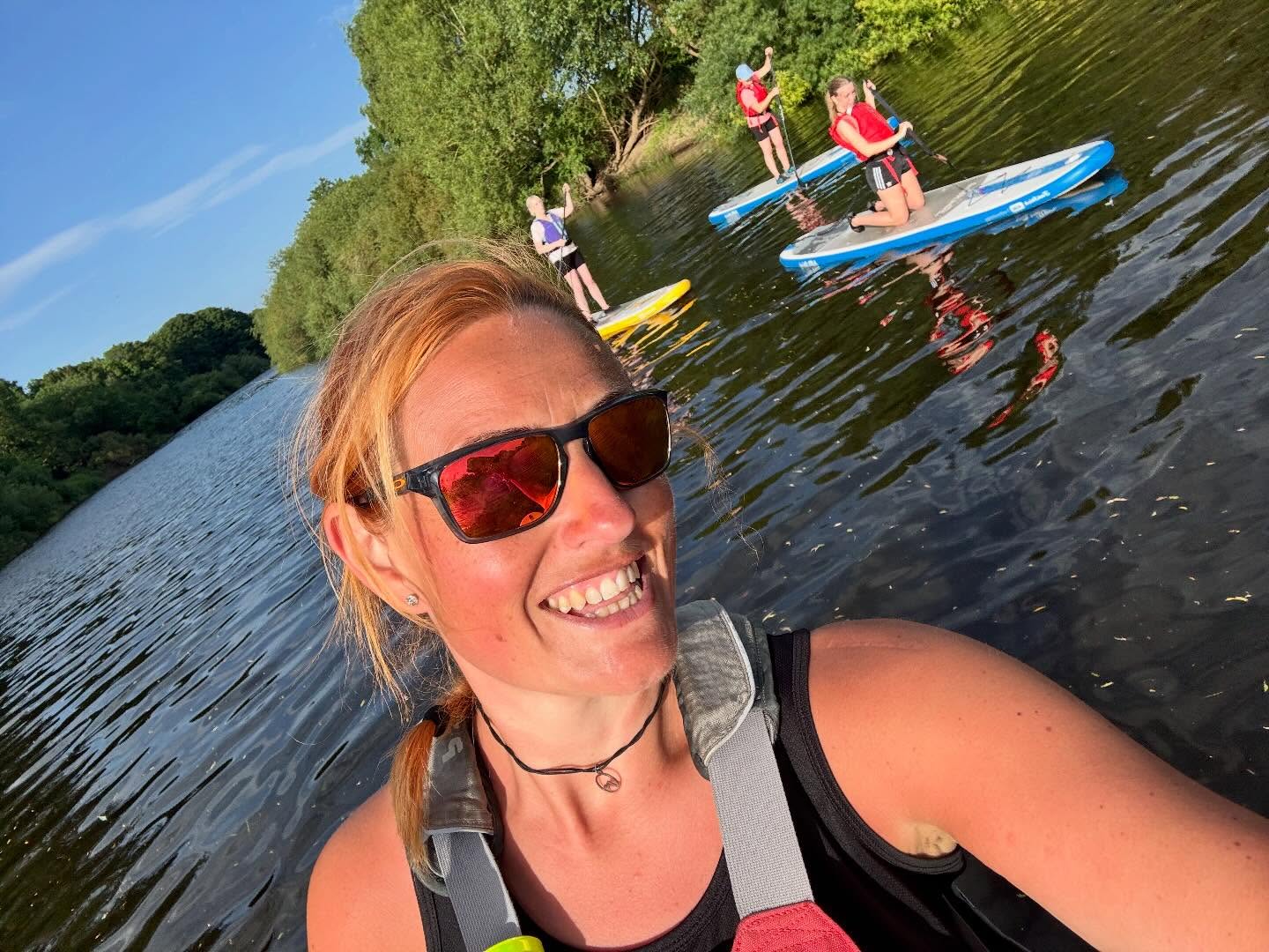 The smile says it all… I absolutely love this weather, and tonight was made for being on the water. ☀️
Our progressive paddle session had a little extra challenge with the breeze picking up, so we definitely worked hard! We focused on a new paddle stroke, practised hinging from the hips to improve efficiency and power, and finished the evening with refreshing lemon water and, of course, a well-earned biscuit.
Whether you’re completely new to paddle boarding or looking to build your skills, we’ve got sessions running right through until Bonfire Night.
Come and join us on the water – we’d love to paddle with you!
https://www.yorkietalkies.co.uk/yto-paddle-boarding-events
#getoutside #YTO #paddleboarding #paddle