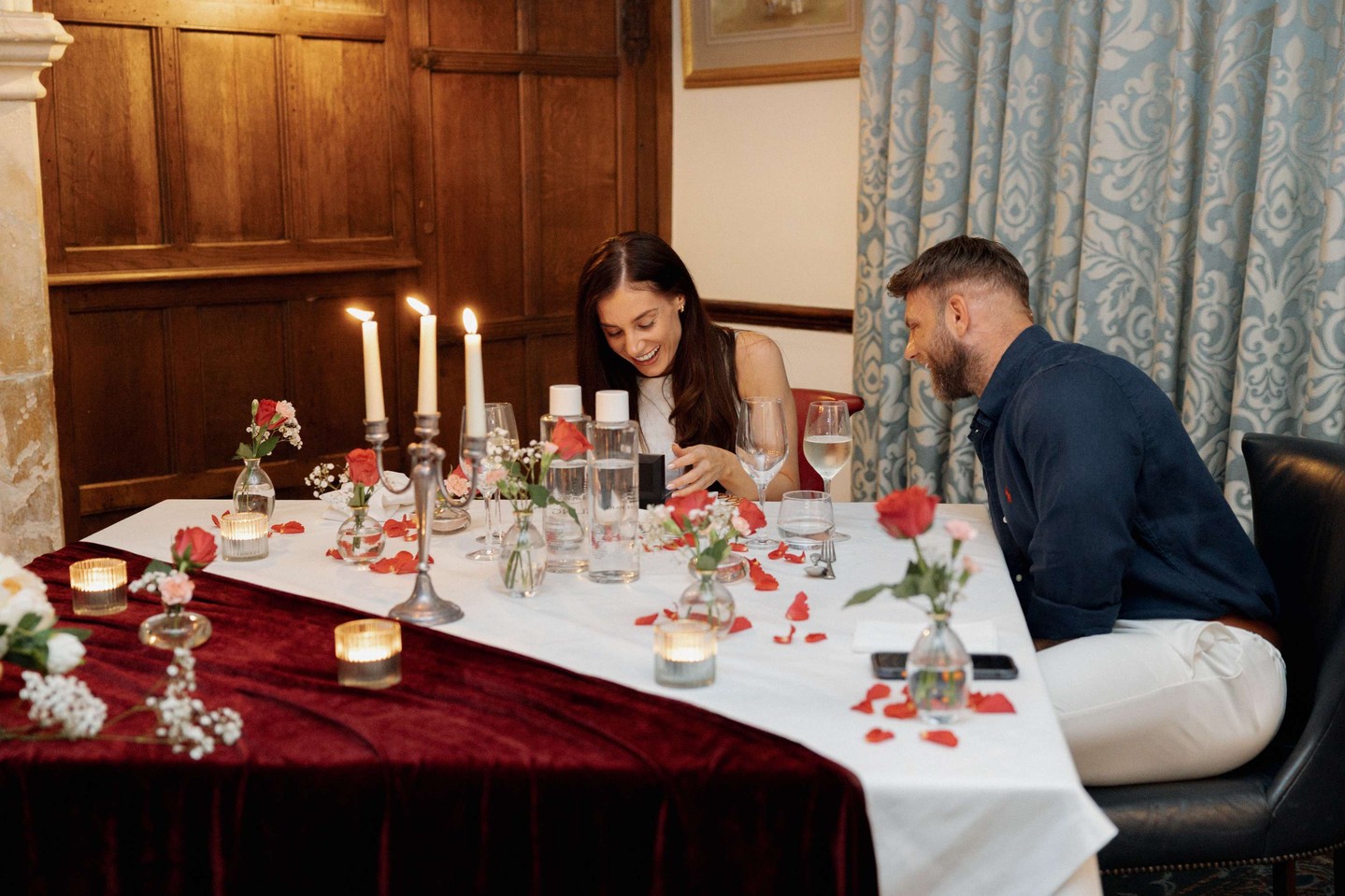 A beautiful surprise proposal at @ellenboroughpk . What a truly perfect place for such a special moment 💍💫.
Venue: @ellenboroughpk
Photographer: @hannahwarmishamweddings 📷
#cotwolds #engaged #bridetobe #shesaidyes #proposal #proposalideas #theknot #hebenttheknee #proposalgoals #proposalplanners #cotswoldproposal #ellenboroughpark