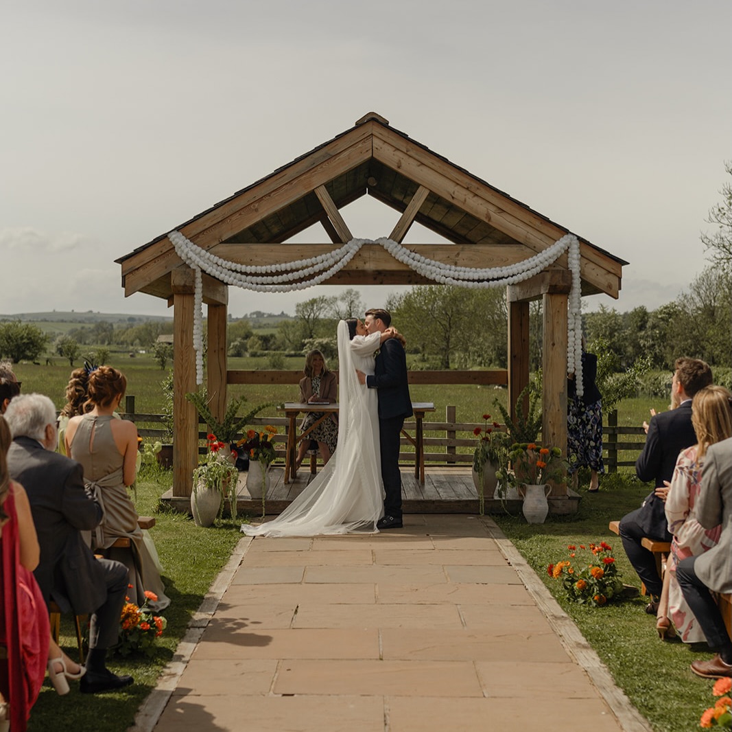 SOPHIE + JACK
What a day, the most beautiful relaxed outdoor ceremony filled with so much colour, music & love 🧡
#barnwedding #rusticwedding #springwedding #relaxedwedding
@firewoodfilm
@southcotteventscatering
@nalaandknot
@wildivypenrith
@danmillsonmusic