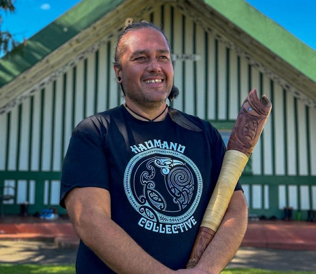 Working with traditional Māori instruments that Jo'el Komene both carves and plays, he offers an opportunity to hear the unique sounds and learn about taonga pūoro in practice.
📍 Taonga Pūoro
📍 Saturday 4 July, 1.00pm – 2.00pm
📍 Te Ao Mārama - Tauranga Library, 21 Devonport Road, Tauranga
For more info see 'Whats On' at mymatariki.co.nz
#Matariki2026 #TeTaurangaoNgāWaka #MyMatariki #TaurangaMoana #WesternBay #MatarikiCelebration #WhakapapaToTheStars #Ururangi #MatarikiHerengaWaka