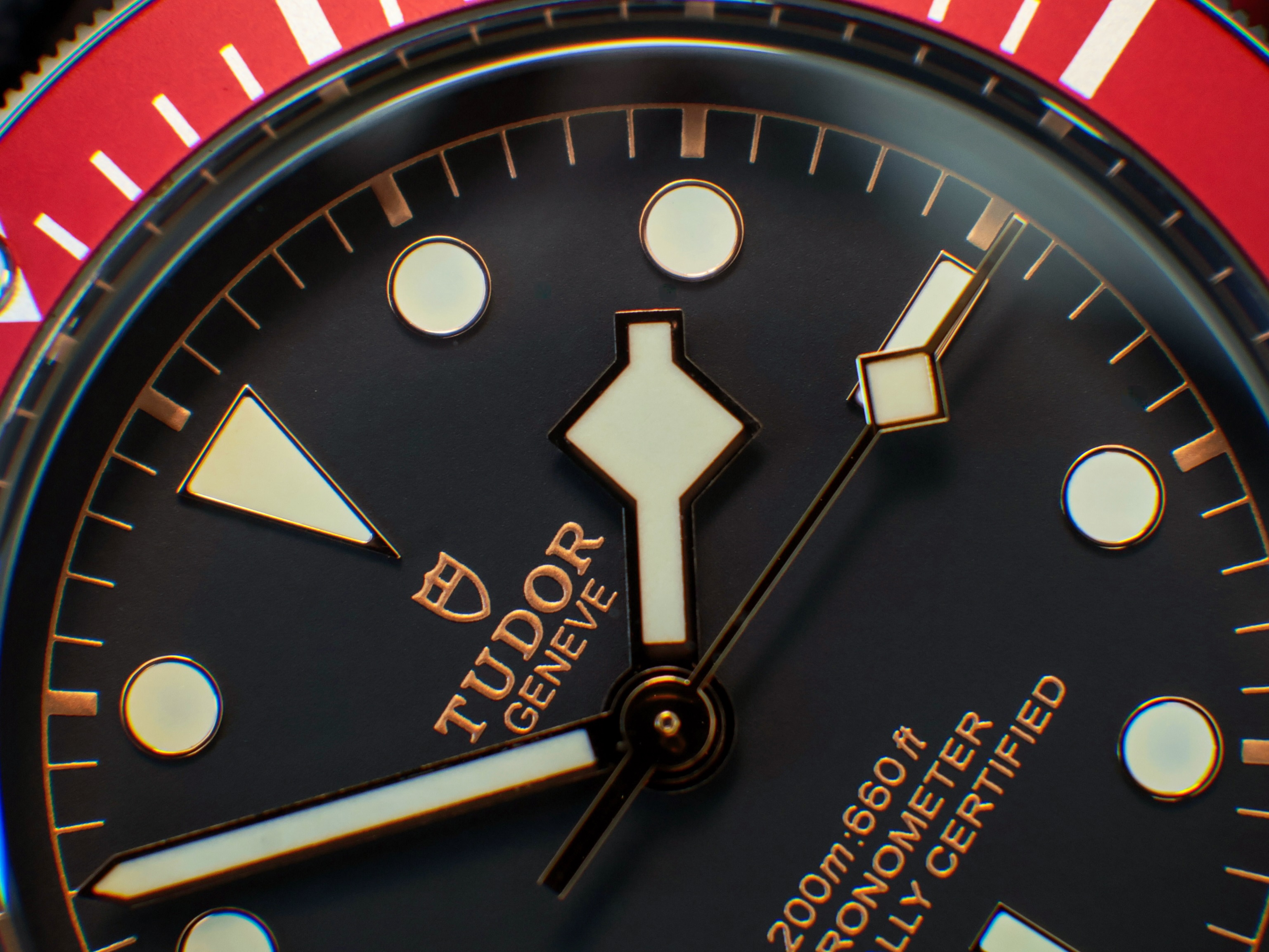 I decided to switch things up a bit for #tudortuesday (yes, it can coexist with #speedytuesday) and I went in close on this one 🔎
The burgundy Black Bay is a watch I underrated for a while. On paper it’s a familiar formula — dive case, snowflake hands, faded-look bezel — but up close the color does something quieter than the wide shots let on. It’s not a loud red. It settles into this deep oxblood that shifts with the light, and it pairs with just about anything.
Getting in tight is really about the gilt, though. That’s where you see it — the gold dial text, the gold edges running along the snowflake hands, all of it warming up against the matte black. Set against the burgundy bezel, it gives the watch a vintage feel without trying too hard to be a reissue of anything specific. A small choice that does a lot of work, and one you mostly miss until you put the macro on it.
Does the gold do it for you here, or would you take this one in straight steel-and-white?
⌚️: @tudorwatch Black Bay
#tudorwatch #tudor #tuesday