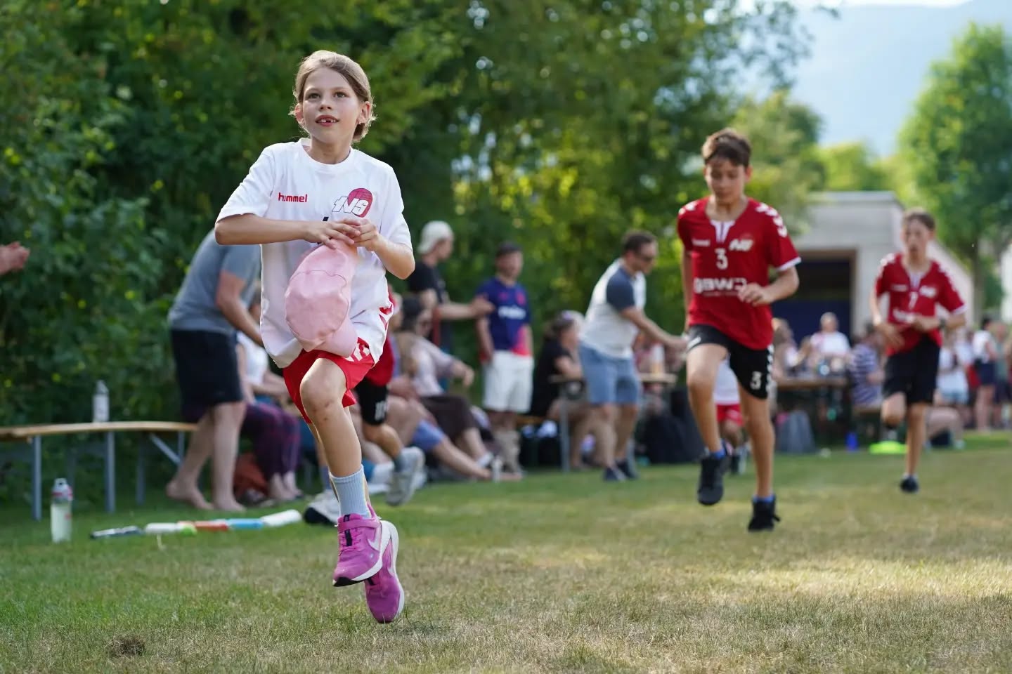Sponsorenlauf 2026 ✅
Gestern fand der diesjährige Sponsorenlauf statt.
Herzlichen Dank an alle Sponsoren, Läuferinnen und Läufer die zu einem erfolgreichen Anlass beigetragen haben 🙏