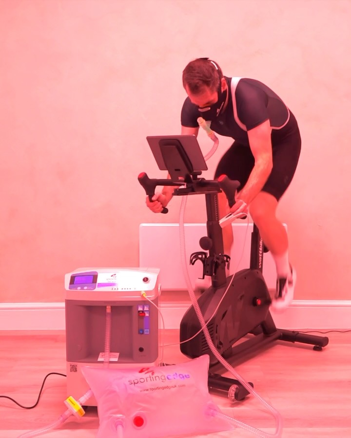 We all love the summer, but training in the heat can be brutal! 🥵 And it’s even more important to hydrate when training in hypoxia (low oxygen).
• You breathe faster, exhaling more moisture
• The kidneys work harder, excreting more water and sodium
• Thirst signals are suppressed
So drink water before and after your workout, and sip electrolytes during your session to replenish minerals.
#altitudetraining #hypoxictraining #heattraining #cloud9system #heatwave