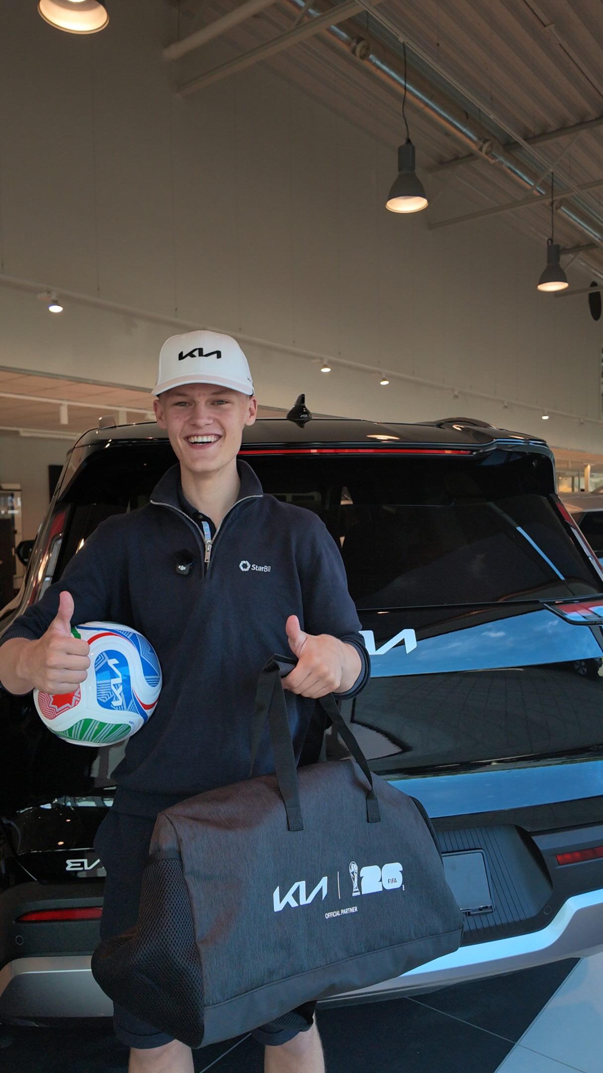 Vi kjører GIVEAWAY 😍
Nå kan du vinne:
⚽️VM-ballen + treningsbag og caps fra Adidas!
For å være med i trekningen må du:
- Følge oss her på Instagram
- Like denne videoen
Vinneren trekkes fredag 26. juni kl. 14:00. Lykke til 😍
Heia Norge 🇳🇴
#giveaway #bilforhandler #skien #kia