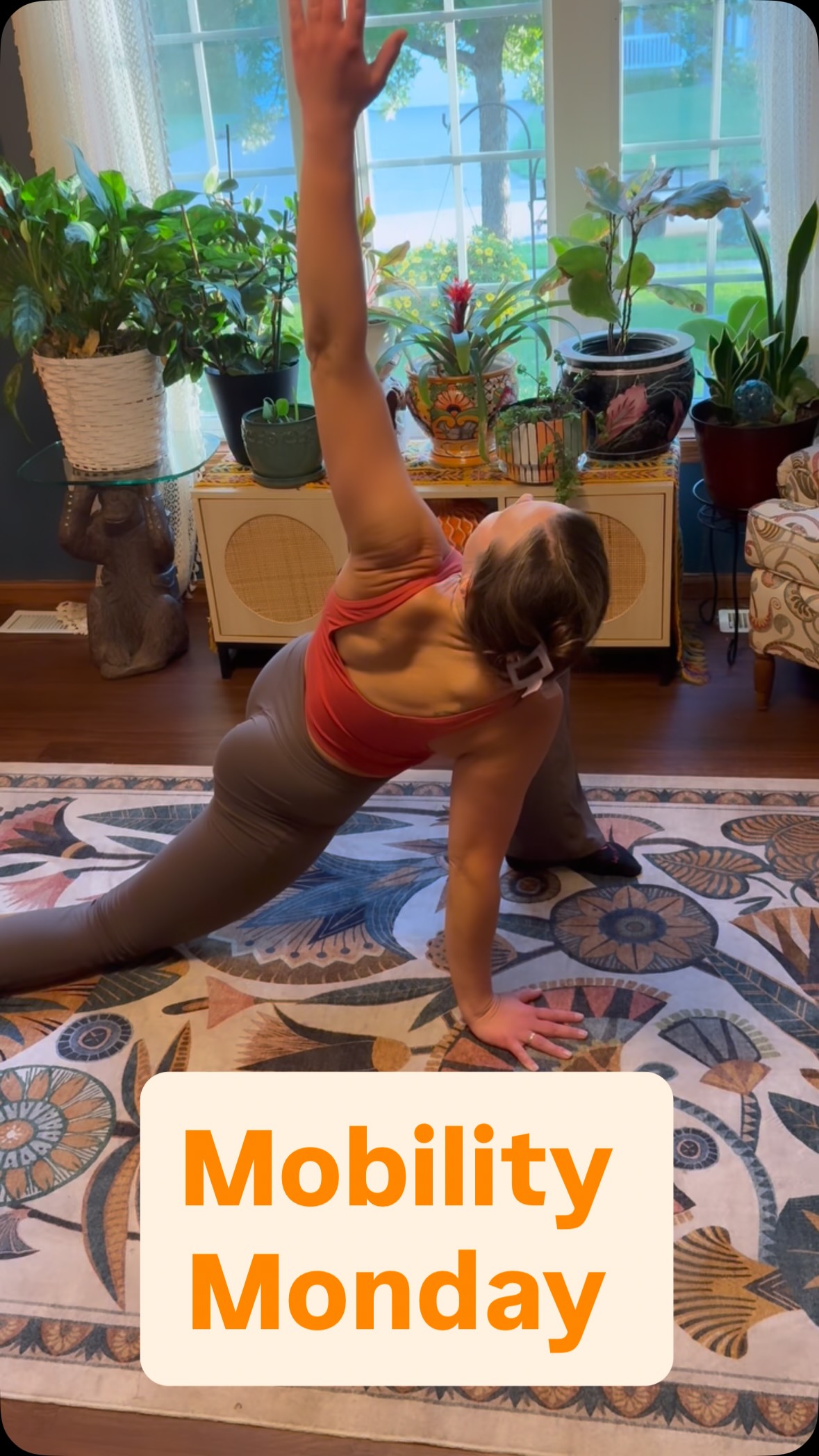 Mobility isn’t just stretching.
It’s teaching your body how to move well.
Today’s Mobility Monday:
✔️ 90/90 Hip Switches- Sit Tall
✔️ World’s Greatest Stretch- rotate chest, squeeze back glute
8-10 reps of each as a hip opening warm up!
Move better. Recover better. Feel better. 🔥
#mobility #letthegoodtimesroll #bodytempering #recovery #flexibility
