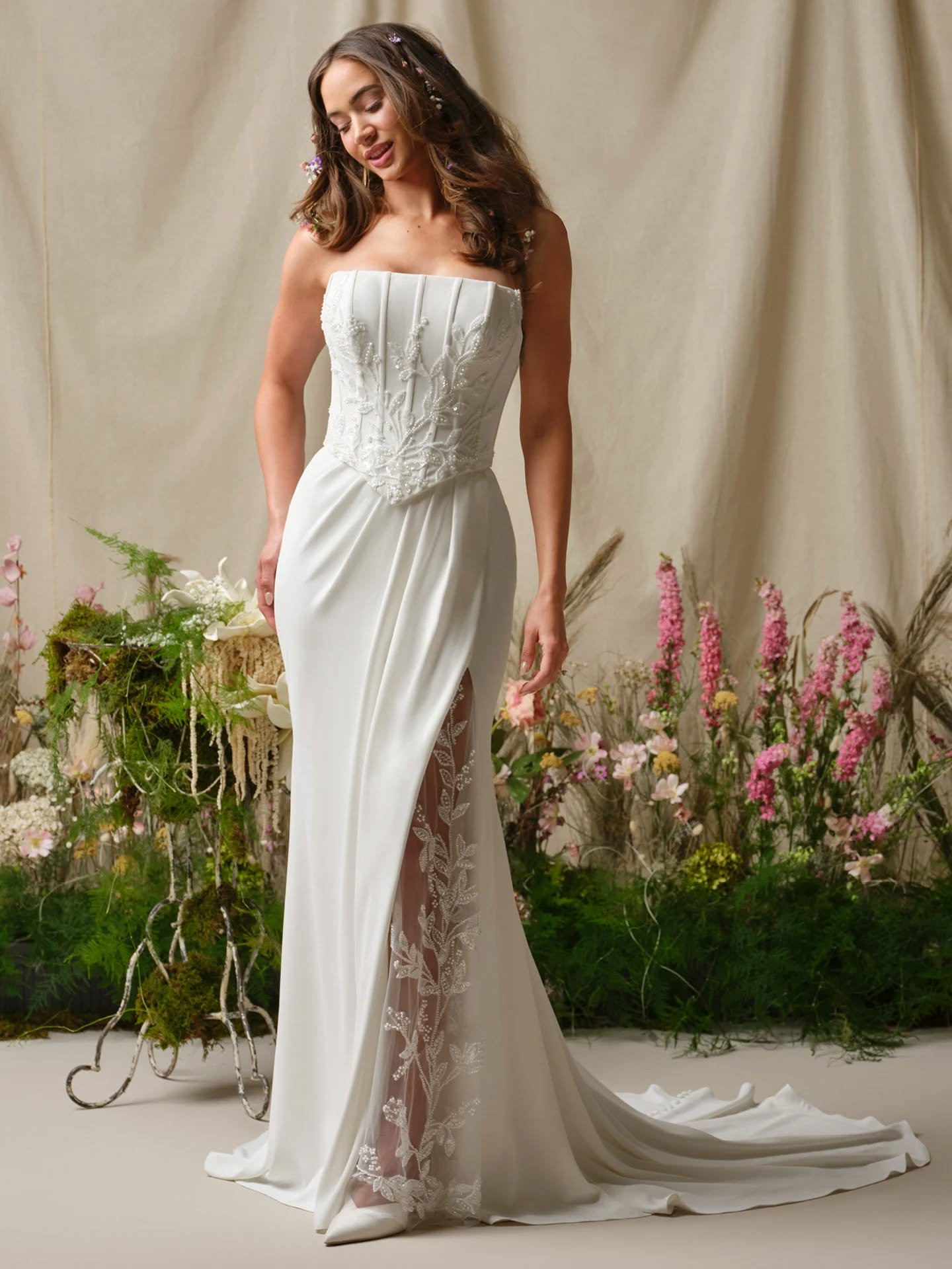 ✨ Different styles. Different vibes. One dream destination. 🤍
Swipe through some of our beautiful gowns and discover a style that feels like you.
💌 Save & share with a bride-to-be.
#weddingdressinspiration #melbournebridalboutique #weddingdressshopping #maggiesotterodesigns
#bridestyle