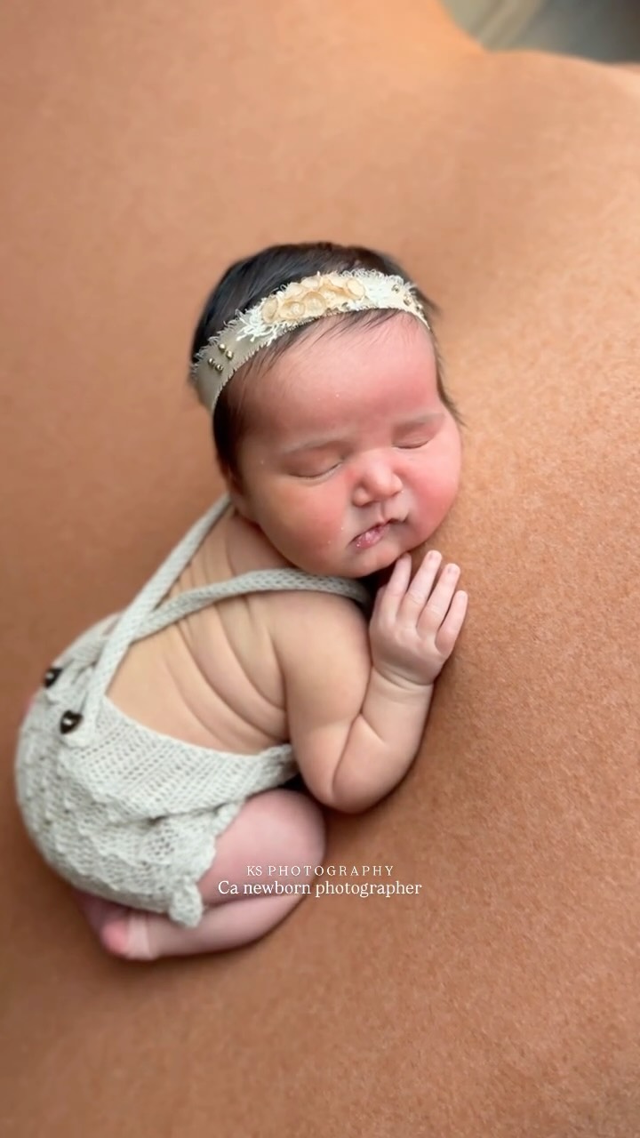 🏆 Best Baby of the Month goes to this little princess!
She slept through the entire session, didn’t need a single milk break, never cried, and made my job so easy. She was an absolute dream from beginning to end! ✨ #inlandempirenewbornphotographer #riversidenewbornphotographer #murrietanewbornphotographer