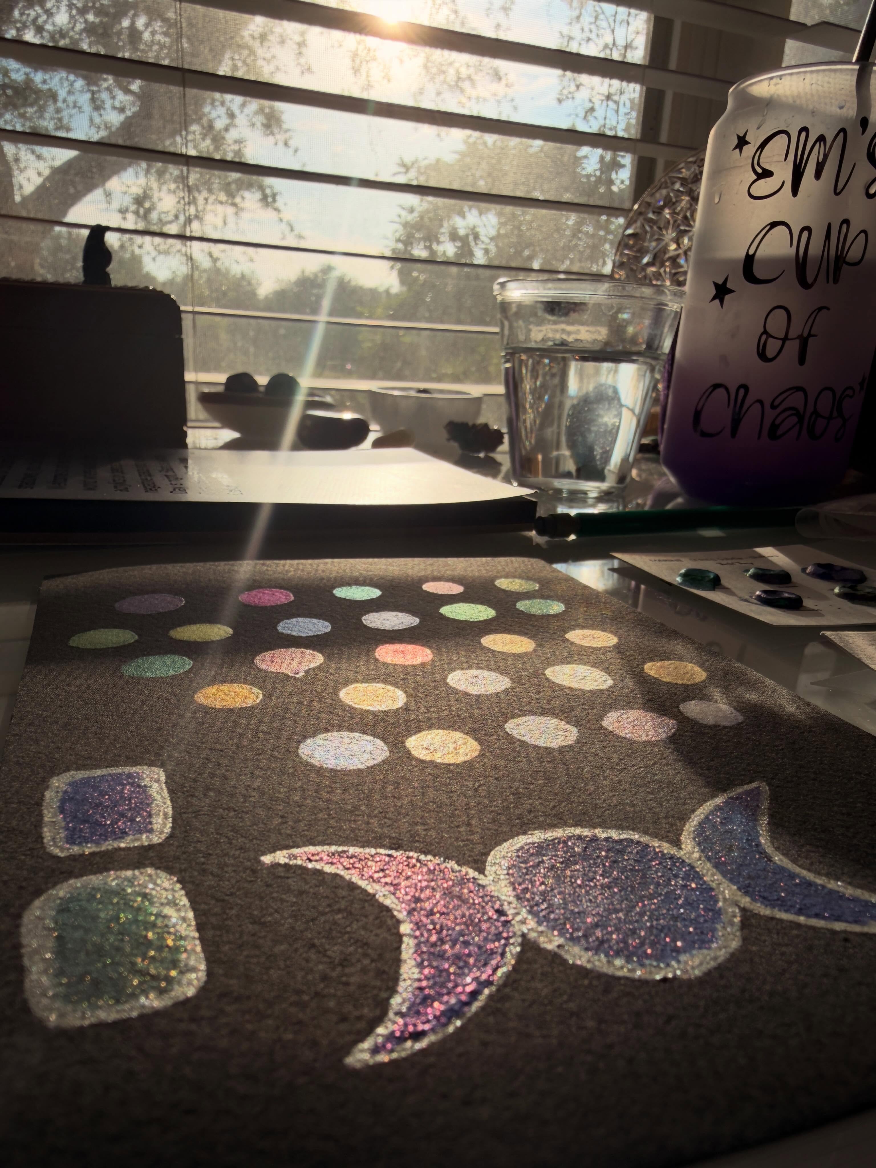 I spent Sunday afternoon swatching shifters in prep for a new watercolor project. I kind of can't wait to share this one!!
🔮