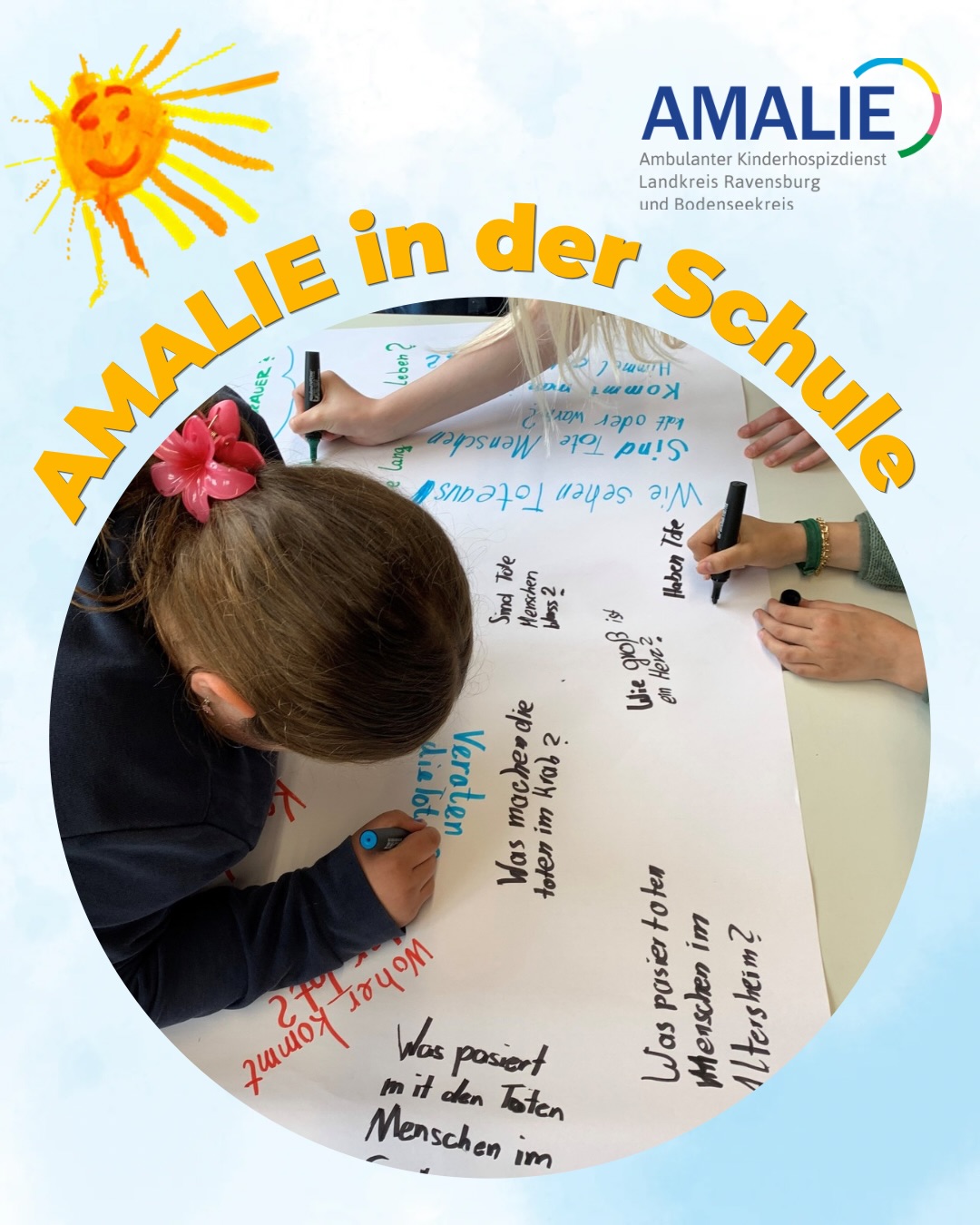 Amalie in der Schule
Wenn Kinder mit Krankheit, Trauer oder Abschied konfrontiert sind, entstehen oft ganz ehrliche, direkte Fragen. Bei unseren Schulbesuchen mit Amalie geben wir Raum genau dafür - für Neugier, Unsicherheit und Gespräche.
Kinder fragen zum Beispiel:
• “Was passiert, wenn man stirbt?“
• „Tut Sterben weh?“
• „Warum müssen Menschen überhaupt sterben?“
• „Kommen Verstorbene wieder zurück?“
• „Wie kann ich jemandem helfen, der traurig ist?“
• „Darf man lachen, wenn jemand gestorben ist?“
Solche Fragen zeigen: Kinder wollen verstehen. Kinder sind offen und interessiert und haben einen natürlichen Umgang mit diesem Thema, wenn der Raum dafür geschaffen wird. Sie brauchen Erwachsene, die zuhören und altersgerecht antworten.
Mit Amalie schaffen wir einen geschützten Rahmen, in dem genau das möglich ist. Offen, ehrlich und ohne Angst.
Denn Wissen nimmt Unsicherheit - und Gespräche stärken.
#trauertodundsterben #ambulanterkinderhospizdienst #kinderfragen #schule