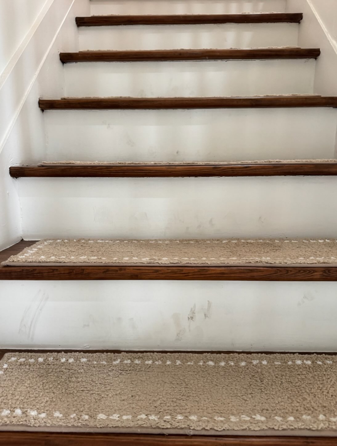 Think about the first thing people see when they walk into your home.
For many homes, it’s the staircase.
Scuff marks, shoe marks, fingerprints, and built up dust can make an otherwise beautiful home feel less clean than it really is.
We take the time to clean those high-touch, high-traffic areas that often get overlooked, because the details matter.
A clean staircase doesn’t just look better—it helps your whole home feel cleaner from the moment you walk through the front door.
🗽Locally owned. Born and raised on Long Island.
📍Serving Nassau County, Suffolk County & the Hamptons.
For a free estimate:
516-234-0424
cornertocornercleaningny.com