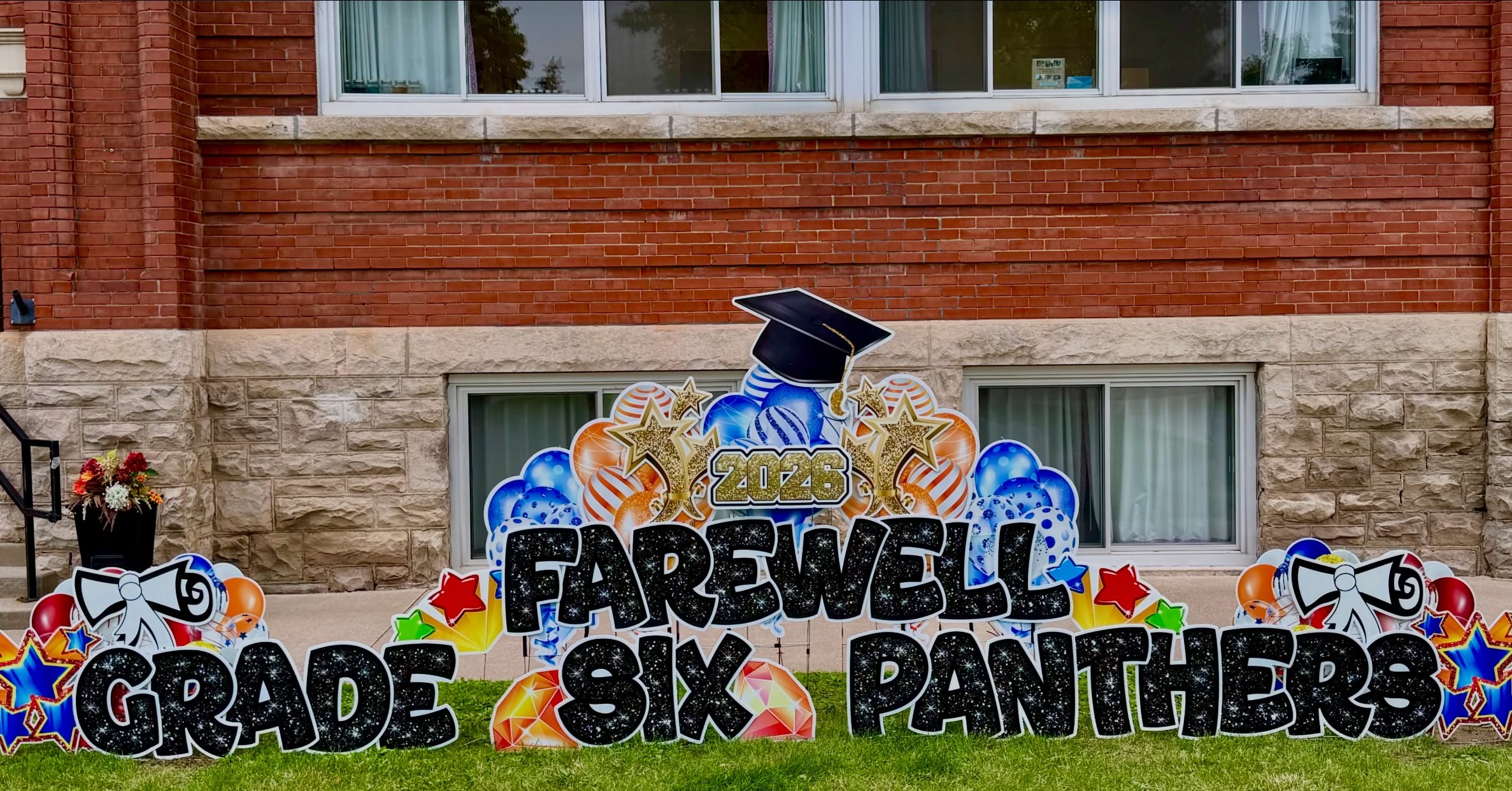 This grad season has been one for the books! Wow guys⦠you have kept me running!
I have so much fun helping you celebrate your big days & milestones!!
A special THANK YOU to all the schools who had us on your lawns, at your front doors & and in your gyms! Congratulations to all your graduates!! #youdidit
πππβ€οΈπ
www.nadinenoelledesign.com
#lawnsignrental #nadinenoelledesign #burlington #hamilton grad2026