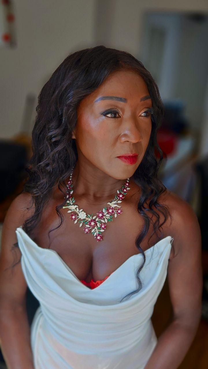 β¨οΈ It is always a pleasure to do @nanaakuatv hair and make-up. Here, she is off to the @tricawardsuk β¨οΈ
#tricawards #gbnews #nanaakua #hairandmakeup #explorepage