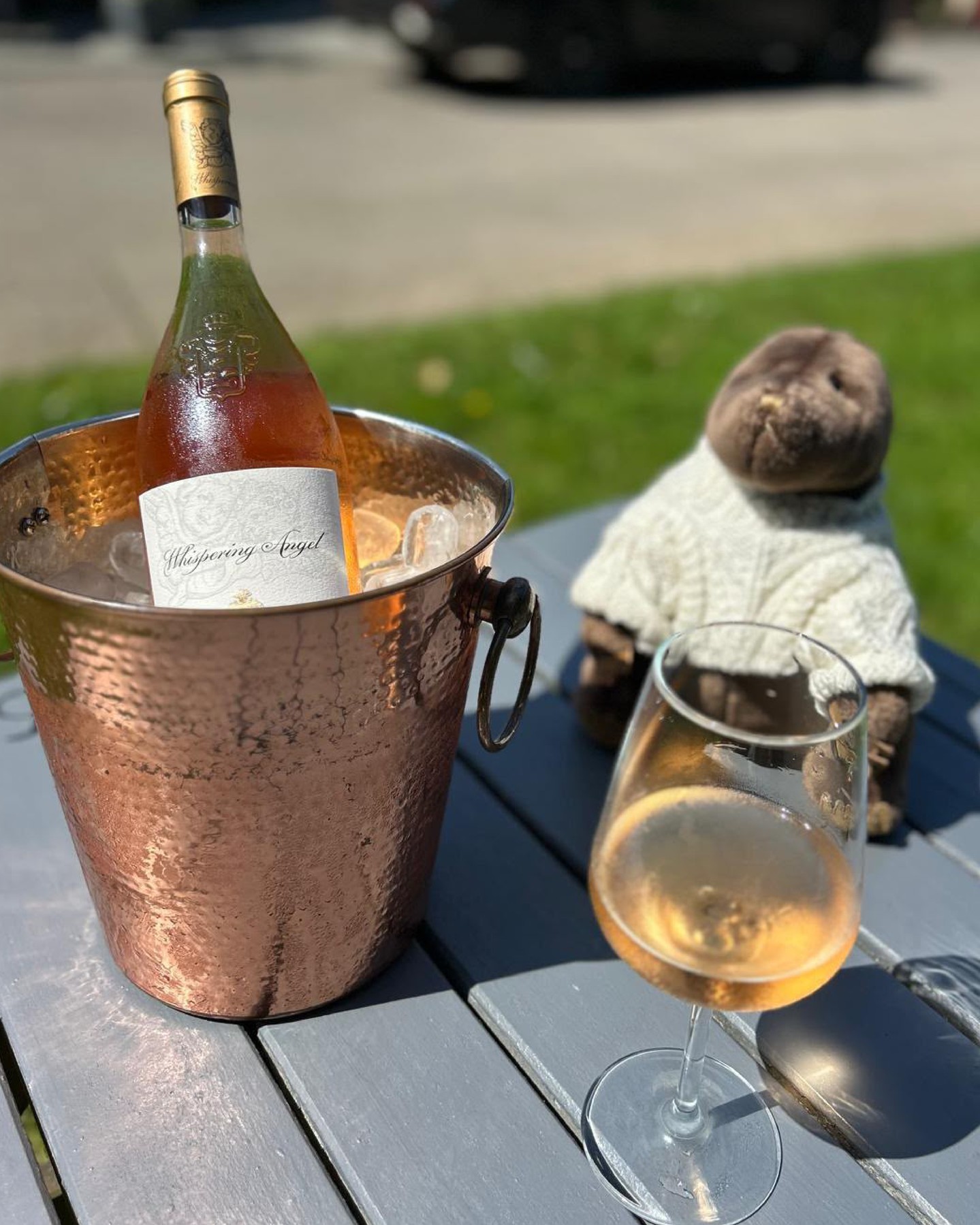 Nothing like an ice-cold bottle of @thewhisperingangel in this heat 🌞
Don't forget, our restaurants are fully air-conditioned so you can chill out while you dine with us. Rosé in hand or not... See you soon!
#thegrumpymole #whisperingangel #rose #palerose #heatwave