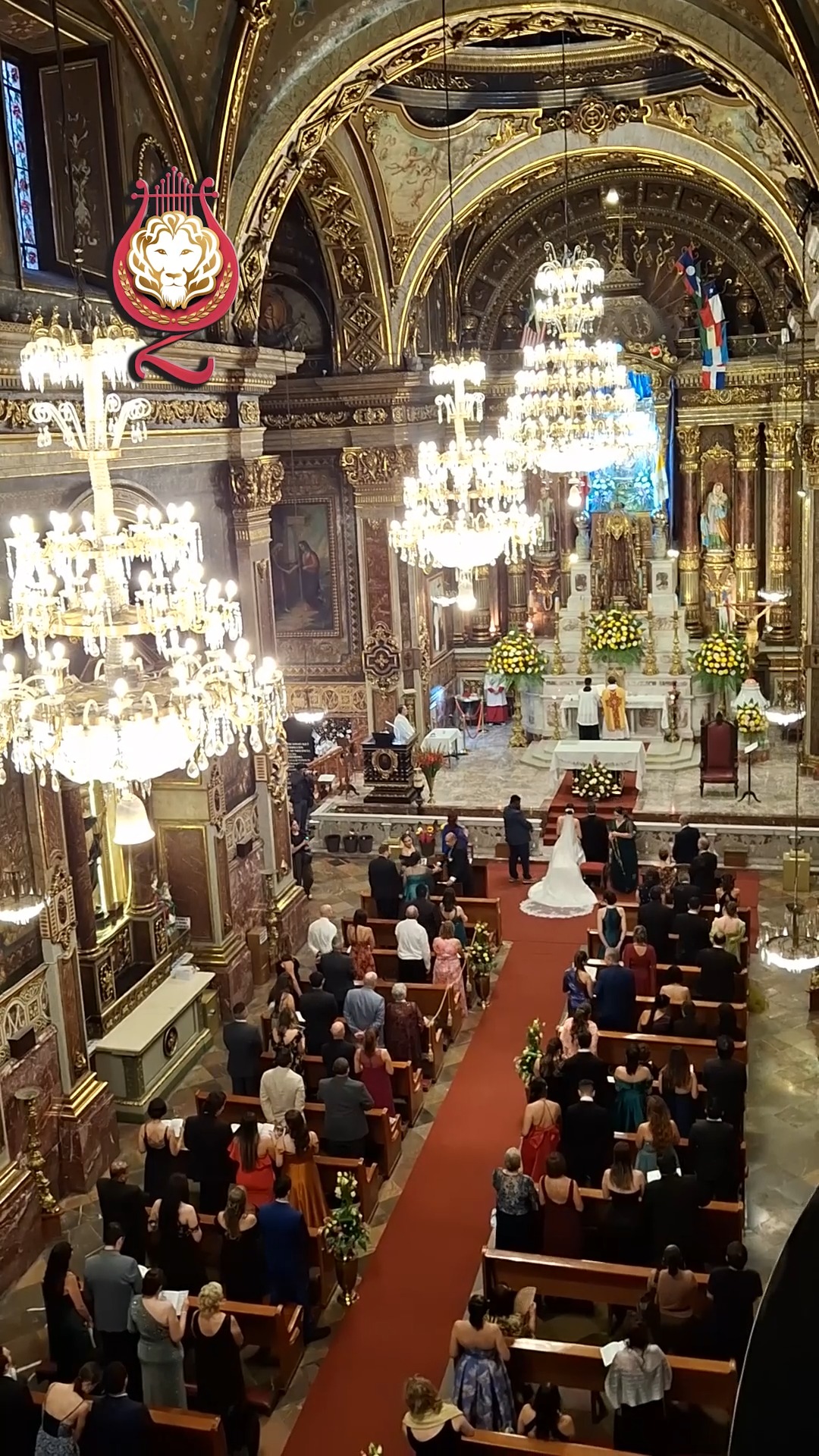 Hermosa boda en #NovusOrdo Acompañamos ese momento de la ceremonia con el Agnus Dei de la misa de #Angelis. ¿Te gustaría música de #CantoGregoriano para tu #boda?