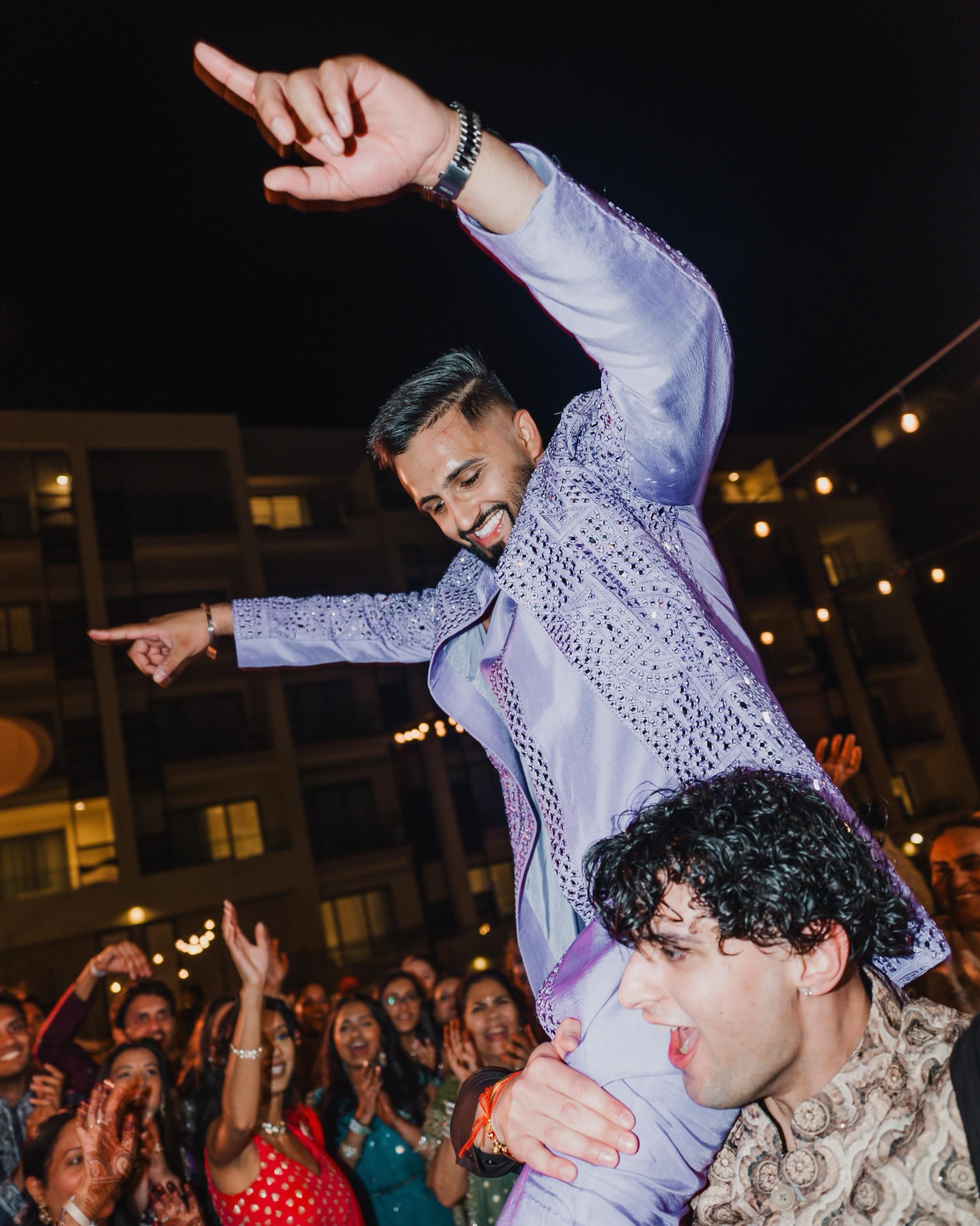 Hands up for Bansri and Roban 🙌🏼🪩.
One of those nights where nobody is thinking much about tomorrow even though tomorrow is exactly what everyone came for.
Photo & Video: @ruiz.films
Wedding Planner: @atelieraevents
Destination Agency: @shaadidestinations
DJ: @dholbeatinternational
Flowers: @emporioartefloral
Decor: @decocabos
Resort: @hrhloscabos
AV + Lighting: @inspiremexico
Hair & Makeup: @bloombylmnt
Mehndi: @bloombylmnt
Onsite Coordination: @weddingsbyyhali
#RuizFilms #LuxuryIndianWedding #SouthAsianWedding #SangeetNight #weddingeditorial