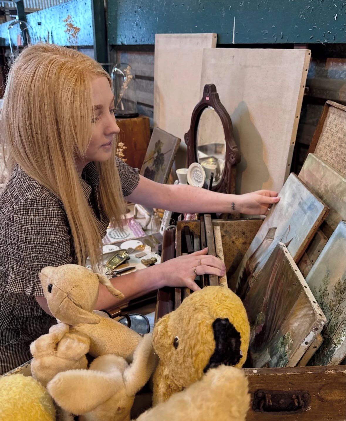 Introducing our Summer Brocante Exhibitors 🌿
@no.4vintage
Meet Allys, a young and passionate antique dealer & collector, who will be joining us again with her lovely timeworn treasures. From country cottage finds, vintage bears, old paintings, decorative ceramics & unique love tokens, there’s always a beautifully curated collection of treasures to discover 🤎
We are delighted she will be joining us again at the Summer Brocante 🎪
Monday 31st August 🎪
10 - 3pm
Moyles Court School
Nr Ringwood
New Forest
Tickets are now on sale through our website - see link in bio above 🎟️ or buy them on the gate when you arrive
All tickets £8 | children free 🎟️
£7 in advance
Antiques | Decorative Vintage | Old Bears | Art | Timeworn