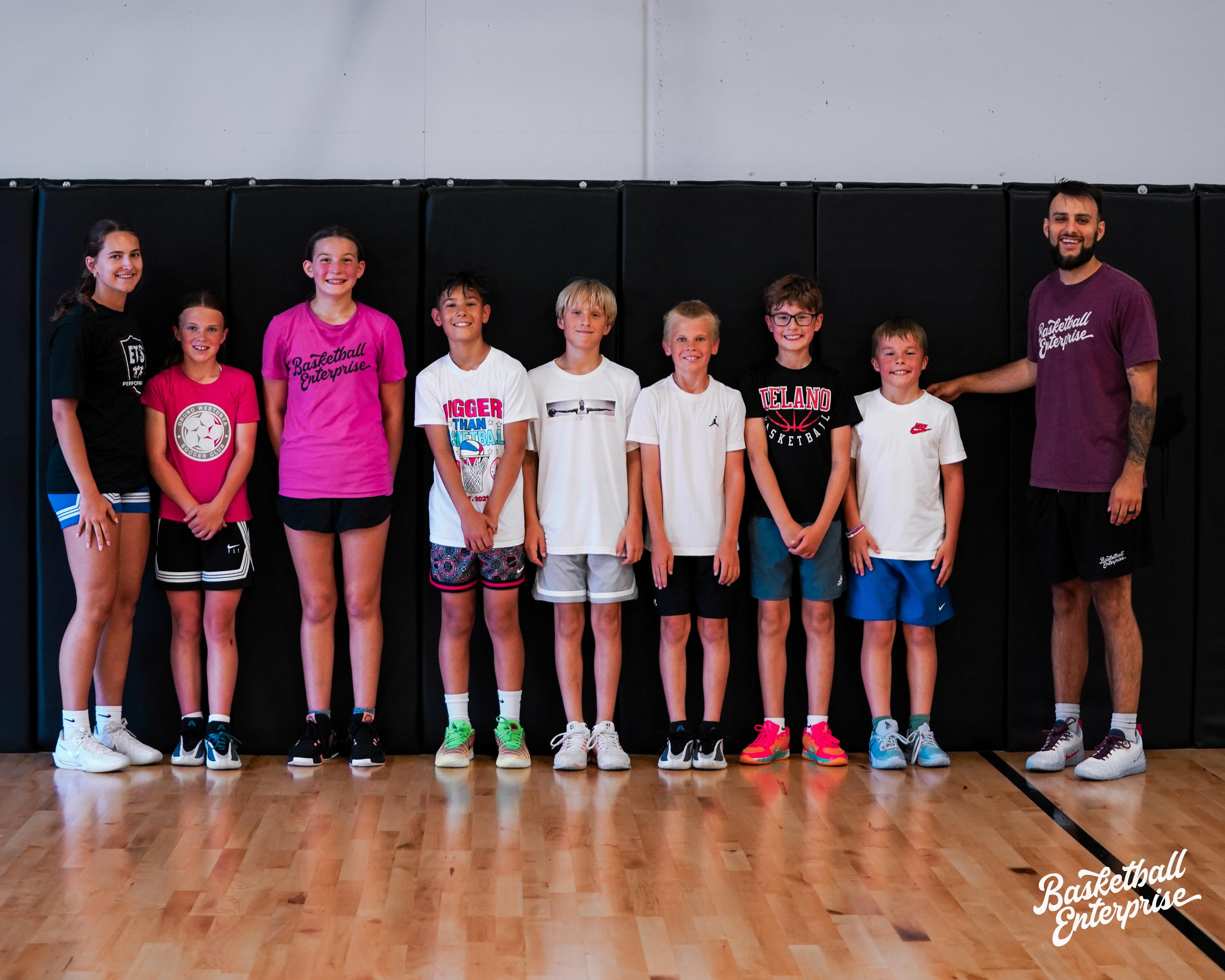 Our Rising Stars program (5th-6th Grade) is the perfect way to keep improving all summer long‼️ You can attend any sessions within the month that works for your schedule. Purchase a membership on the membership tab of the home page, go to the calendar and choose which sessions work best for you and select how many classes a month you’d like to join!
✅Sessions roll over week-to-week
✅ Train 4x per week all summer
✅ Build skills, confidence, and consistency
Plus, our Fall & Winter Training Schedule is now LIVE!!!!! With 4 classes every week to keep the momentum going all year long!
