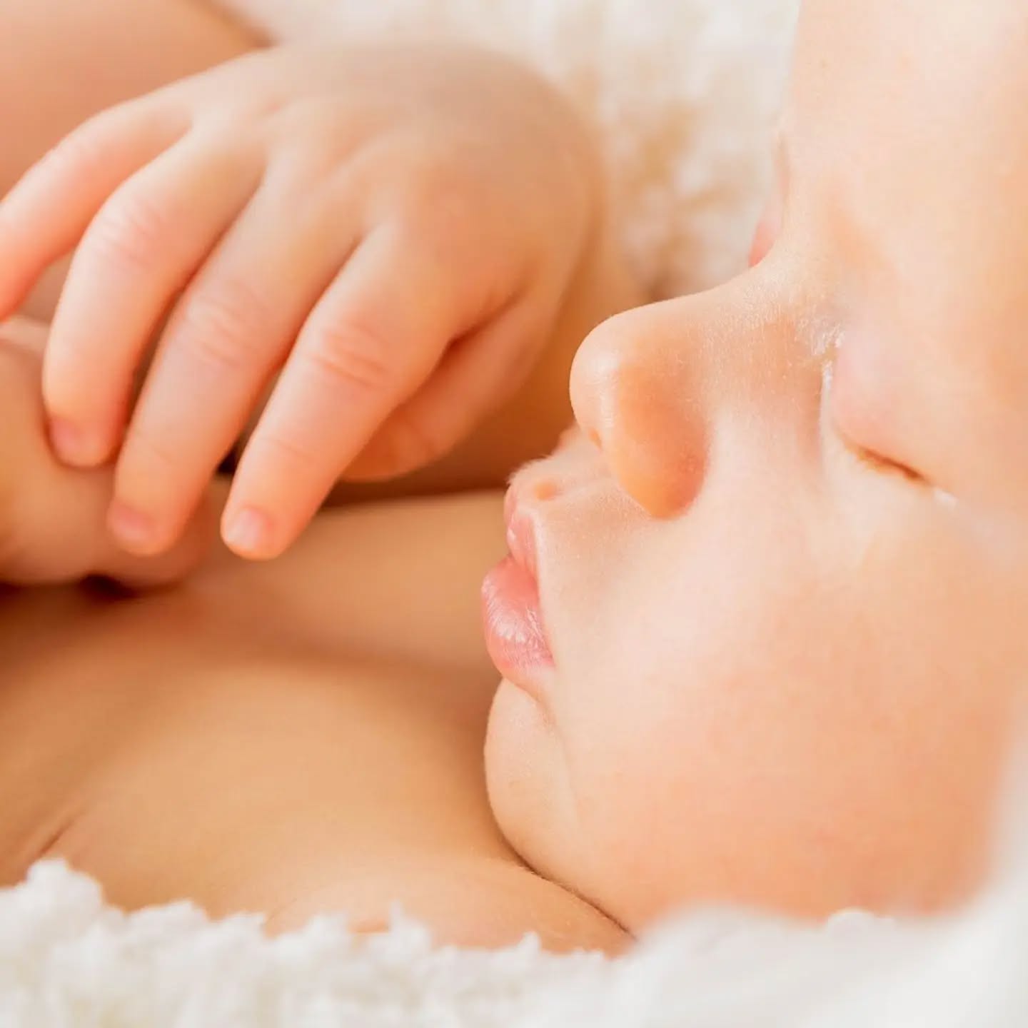 S'il y a bien un truc qui me fait totalement craquer pendant nos séances avec vos bébés, ce sont tous ces petits détails.😍
J’essaie toujours de capter des gros plans de leurs nez, de leurs lèvres, de leurs petites mains ou de leurs pieds... 🥰
Et puis franchement, pour donner une touche unique à tes faire-part, ces photos de détails sont juste parfaites !
Regarde-moi le nez de ce petit prince , je suis tellement fan !✨️
✨️✨️✨️✨️✨️✨️✨️✨️✨️✨️✨️✨️✨️✨️✨️
📸 isabelle genebes photographe
☎️ 07.86.82.90.98
💻 isabellphotographie@gmail.com
✨️✨️✨️✨️✨️✨️✨️✨️✨️✨️✨️✨️✨️✨️✨️