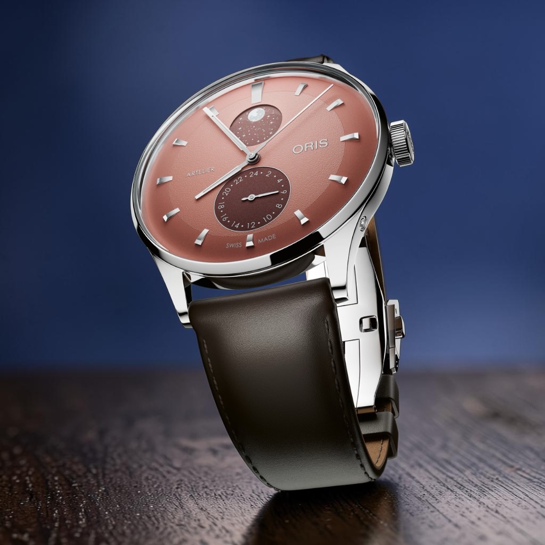 Neu eingetroffen.
Die neue Oris Artelier Complication verbindet klassische Uhrmacherkunst mit zeitloser Eleganz.
Mondphase, Zeigerdatum, Wochentag und Monat fügen sich harmonisch in ein aussergewöhnlich ausgewogenes Zifferblatt ein – eine Komplikation, die nicht nur funktional, sondern auch ästhetisch begeistert.
Eine Uhr für Liebhaber feiner Mechanik und stilvoller Details.
Jetzt bei Jenni Uhren entdecken.
#Oris #ArtelierComplication #Moonphase #SwissMade #MechanicalWatch #WatchPassion #IndependentWatchmaking #JenniUhren