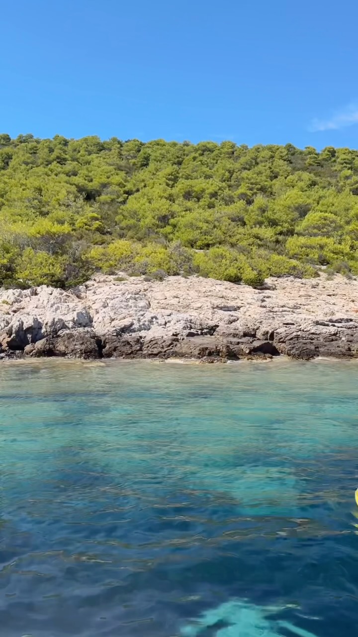 Don’t come for me… but I’ll take the Adriatic over the tropics any day.
Turquoise water, island hopping, centuries of history, and some of the most incredible food you’ll ever eat. You really do get it all.
Which one are you choosing?
Tropics or European Summer🏖️
.
.
.
#croatia #europeansummer #islandhopping #bucketlisttravel #travelforwomen live travel vibe girls trip Croatia with a Twist