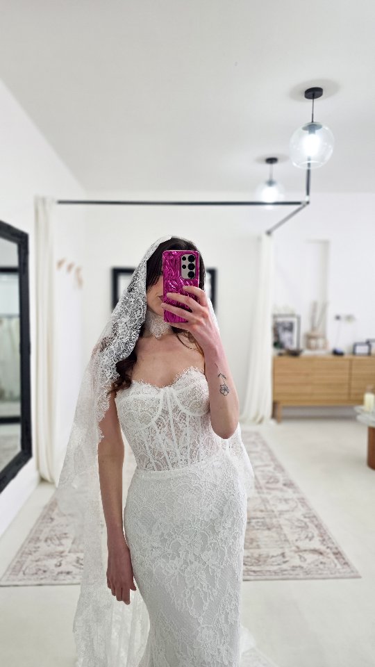 Sleeves on... or off? 🤍
The beauty of the MWL Winnie is its versatility. Crafted in stunning all-over lace, this gown transforms effortlessly from a romantic look with detachable sleeves to a timeless bridal style paired with a statement veil.
Two looks, one unforgettable dress.
Which would you choose for your walk down the aisle?
🤍 Sleeves
✨ No sleeves + veil
Comment your favourite below, save this for bridal inspiration, and if you're ready to find your dream dress, book your bridal appointment via the link in our bio.
#MWLWinnie #MadeWithLove #MadeWithLoveBride #LaceWeddingDress #WeddingDress BridalStyle ModernBride BrideToBe WeddingInspiration LuxuryBridal BridalBoutique BridalFashion DetachableSleeves WeddingVeil SayYesToTheDress UKBride BridalInspo