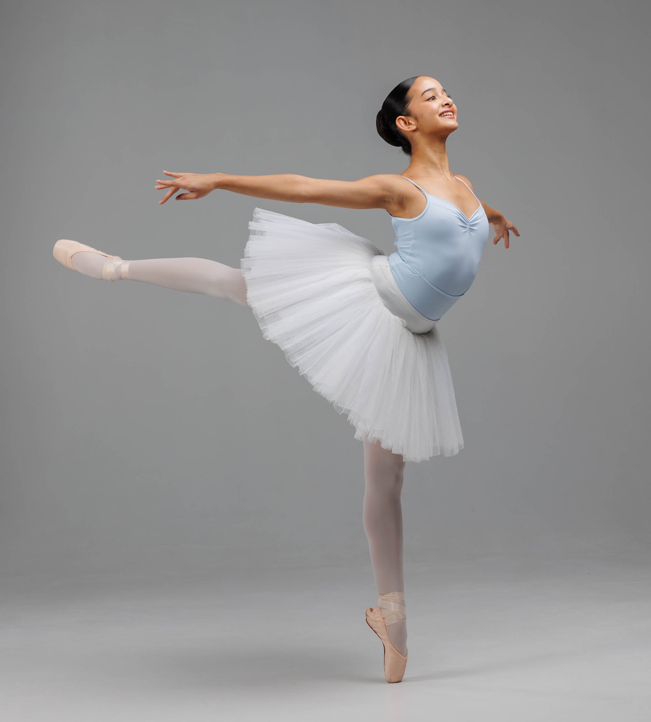 #luciesaronovamemorialaward 2026
Shayaana is representing WA in the Gold Lucie Saronova Memorial Award.
Shayaana trains @theperthschoolofballet
✨ We’re so excited to watch these young dancers perform.
📸 @studiosouthwestwa
#cecchettiballetaustralia #cecchettiballet
