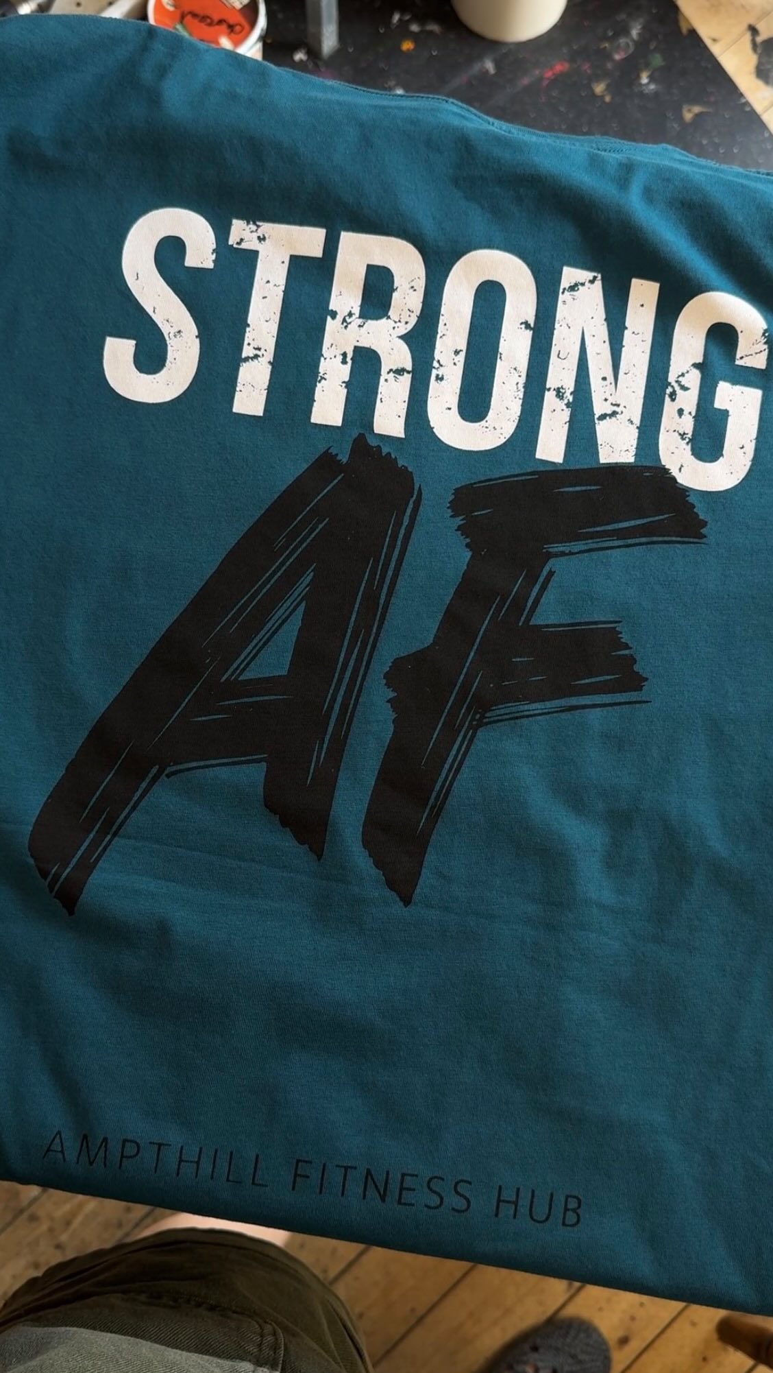 Thanks to @ampthillfitnesshub for tasking me with their launch merchandise for their newly opened and rebranded gym.
Water based screen printing by had in Bedford
#crossfit #gymmerch #screenprinting #brandedmerch #sustainablemaker