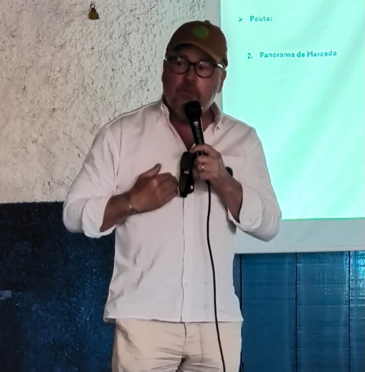 Tem sido um mês de muito encontros e visitas técnicas, como a gente gosta! Em junho, enquanto a colheita evolui, a gente acompanha de perto o trabalho do produtor.
Quinta-feira já é tradição neste perfil, recordar os acontecimentos da semana #tbt
Para aos colegas que nos visitaram, muito obrigado pelo prestígio. E para os que nos receberam de braços abertos em seus eventos, foi uma honra. #cafe