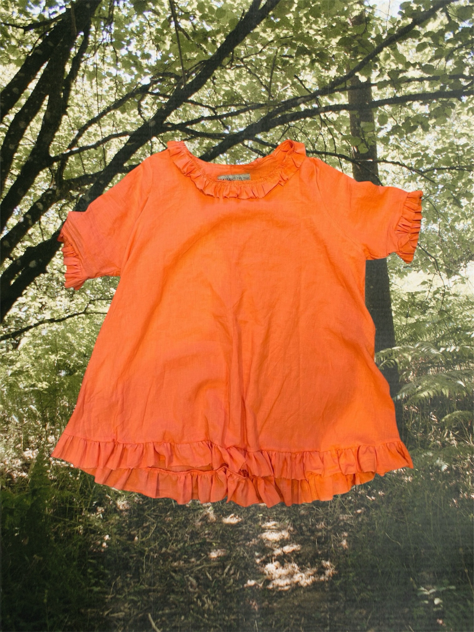 Our Frilly Tati T-Shirt has been one of our bestsellers from our recent Summer collection and we know why; lightweight, simple style but with a little interesting detail. Chuck on with anything in the hot weather and you’re good to go. Made in 100% cotton voile and available in Milk, French Navy and vibrant Buckthorn Orange 🍊