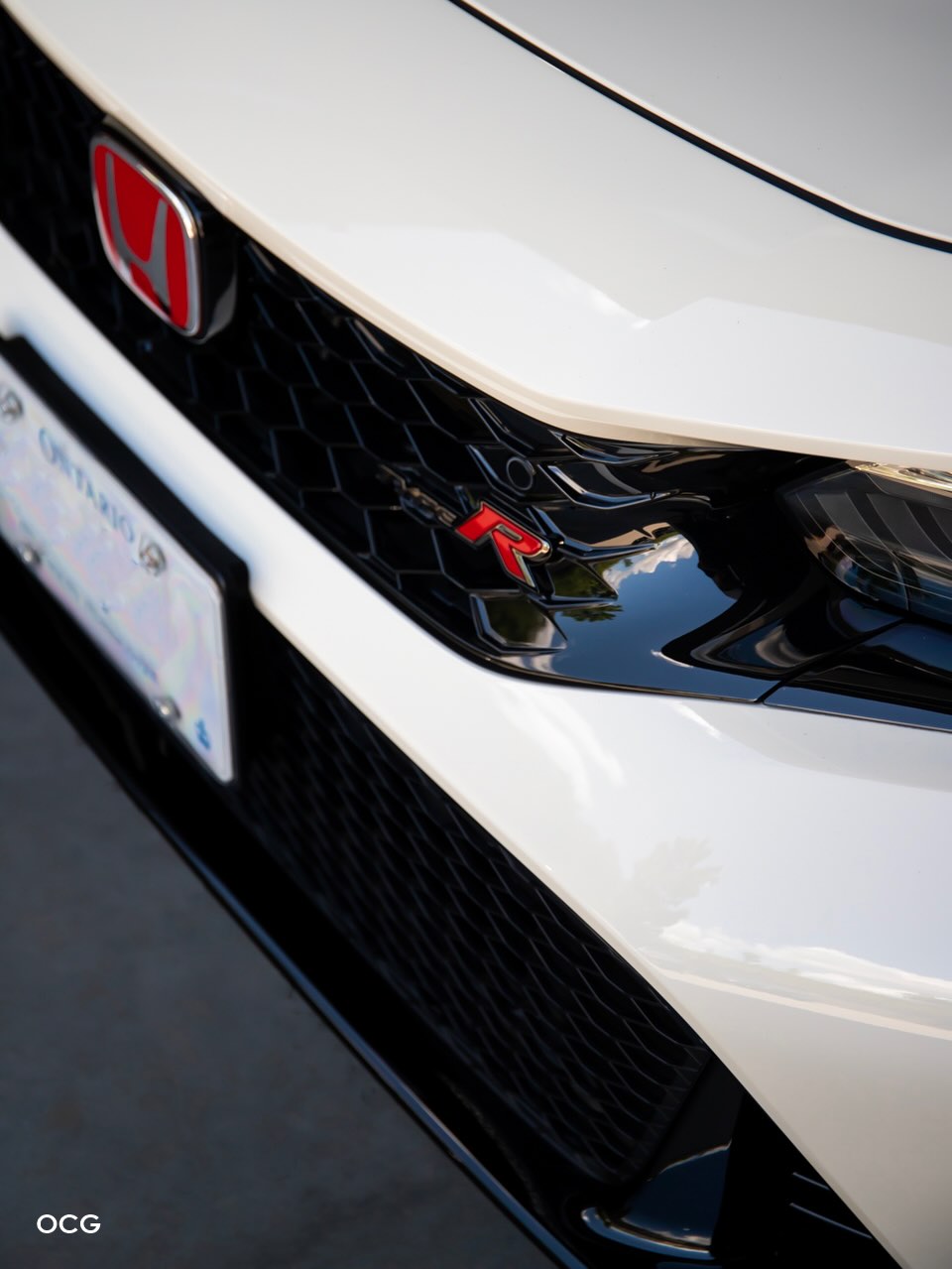 Protecting the final generation of pure analog performance.
This Champion White Civic Type R FL5 visited the shop for full-front Paint Protection Film (PPF) and premium Window Tint. When it comes to hot hatches, the devil is entirely in the details.
Save the manuals, protect the heritage.
#ocgdetailing | #honda | #civictyper | #fl5 | #autodetaılıng