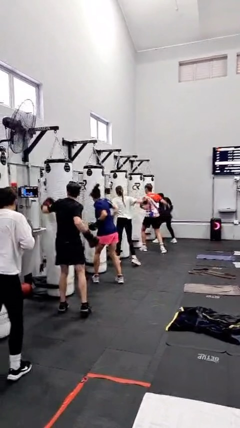 🥶 Cold outside. 🔥 On fire inside.
While everyone else is hibernating this winter, our Houghton members are throwing punches, burning calories, and staying warm the best way possible.
Don’t let the cold slow you down. Join the workout that’s fun, energising, and guaranteed to heat you up from the first round. 🥊
🎯 Your first class is FREE, so you’ve got nothing to lose and everything to gain.
📍 CResults Fitness Boxing – Houghton
📲 Book your FREE trial today via the link in our bio or send us a DM.
Who are you bringing to warm up with this winter? 👇
#CResultsFitnessBoxing #Houghton #FitnessBoxing #WinterWorkout #trainsmarter