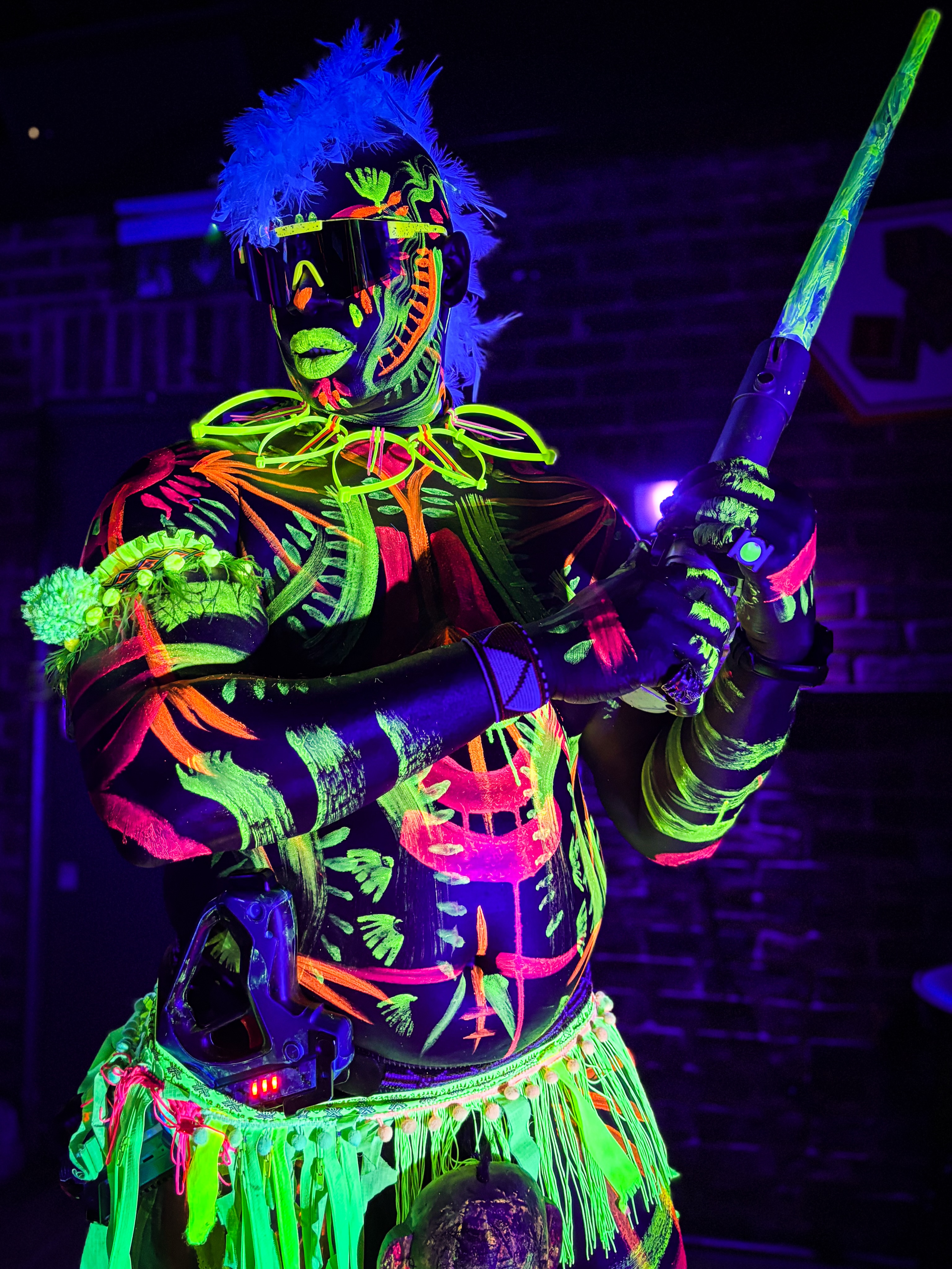 ✨Juju is so Iconic!
Any model posing with a lightsaber and vintage puma high-tops is a regular Neon Naked Legend!!
Come draw. - www.NeonNaked.com ;)
@jujusolo1 @oldqueenshead @juju_25_lifemodel