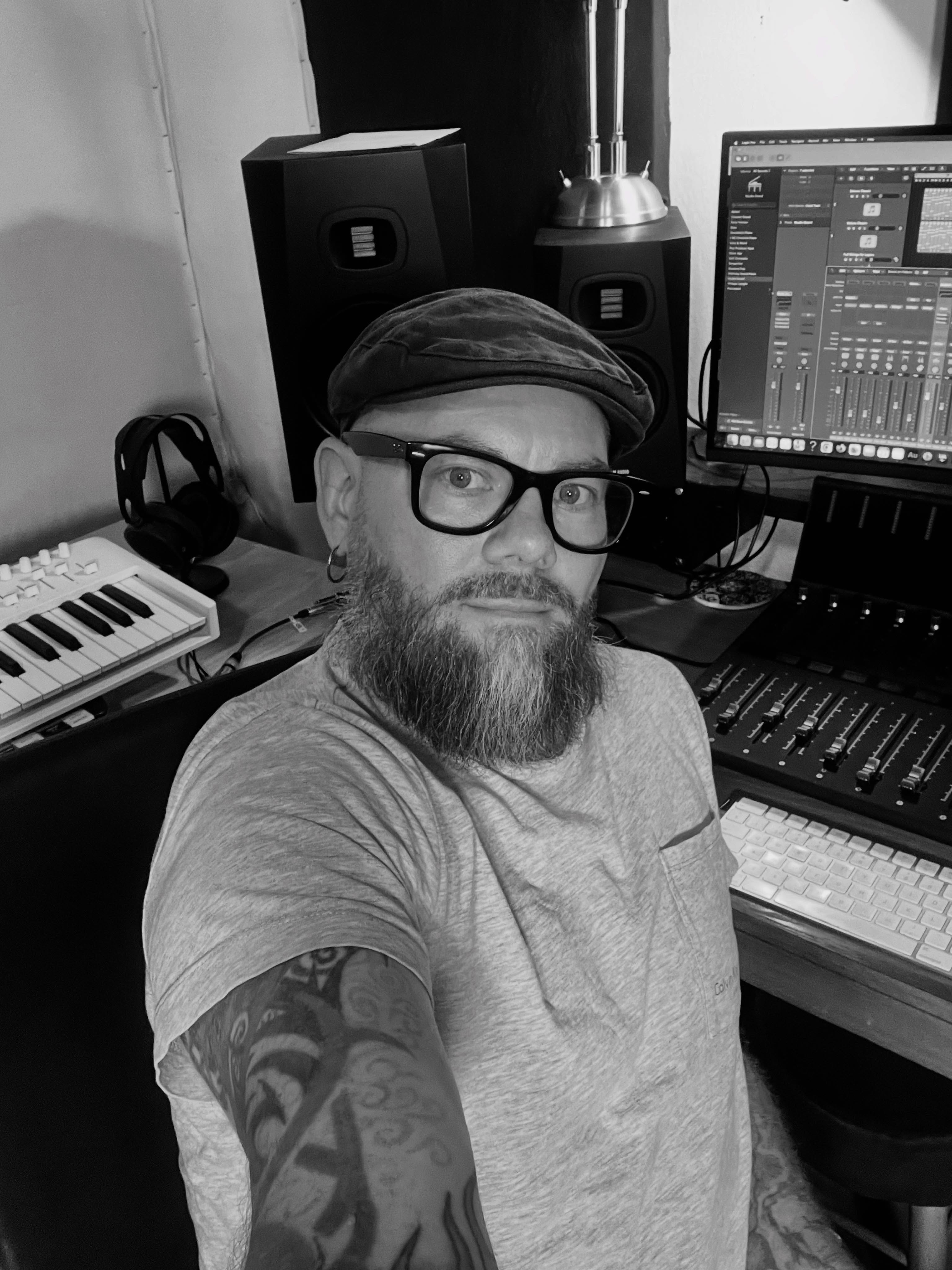 You just know when the RIGHT feeling hits.
#music #newmusic #musicproducer #recordingstudio #creativity