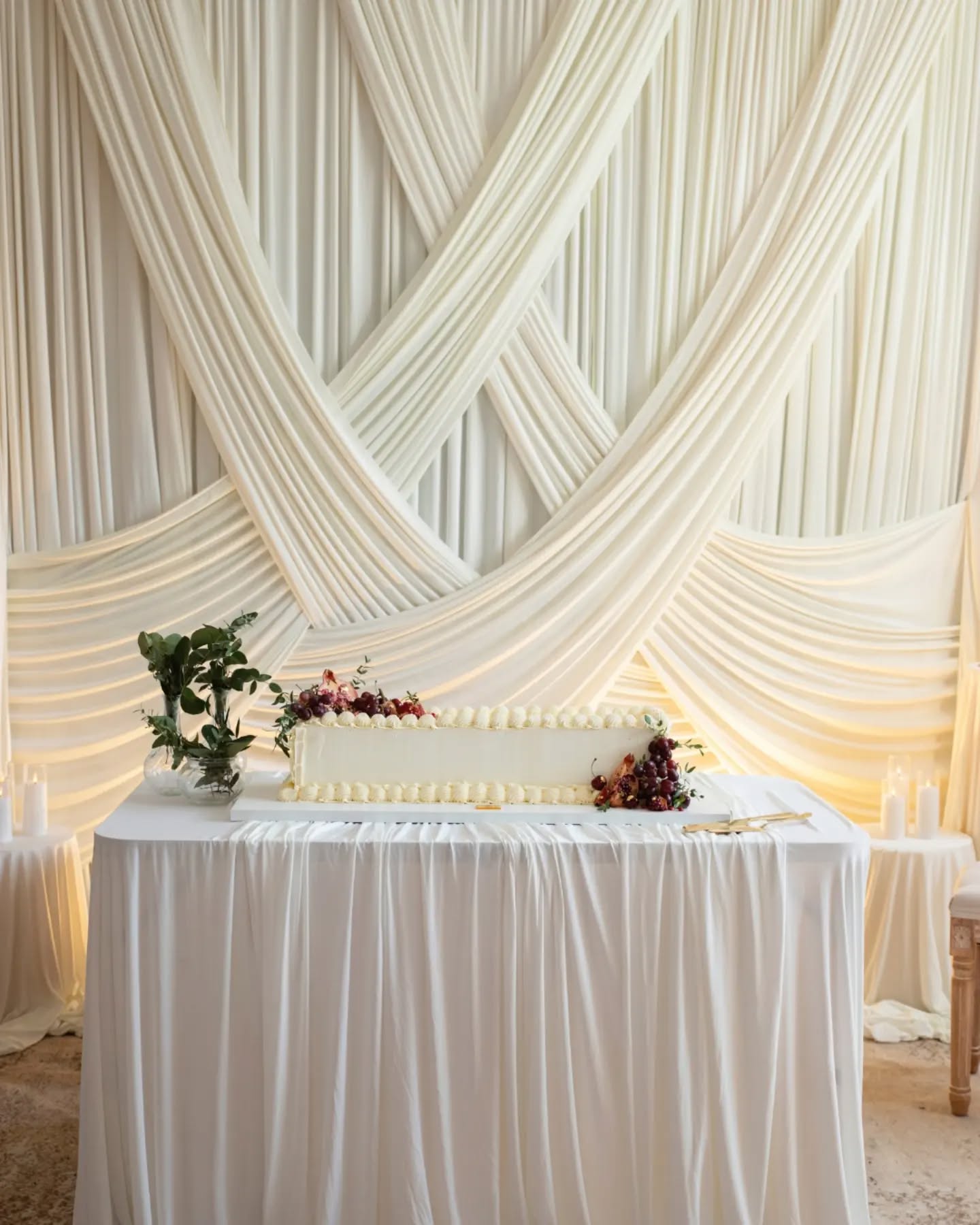 A beautiful Nikkah ceremony captured at the Rhiwderin Hall, Newport. 🤍
There were so many beautiful moments throughout the day, but I have to mention the cake and dessert table... it looked incredible! Every little detail had been thought about.
If you're looking for Nikkah photography in South Wales, Muslim wedding photography in Newport, Cardiff, or across Wales, I'd love to hear more about your plans.
It was a pleasure capturing it all, and I wish the happy couple a lifetime of love and happiness.
Cacke and dessert table: @thecrumbcoat_
Sunnah table: @sonya.azx
Flower bouquee: @flor.aluxee
#southwalesnikkah
#cardiffweddingphotographer
#southwalesmuslinwedding
#southwalesweddingphotographer
#weddingphoyographeruk