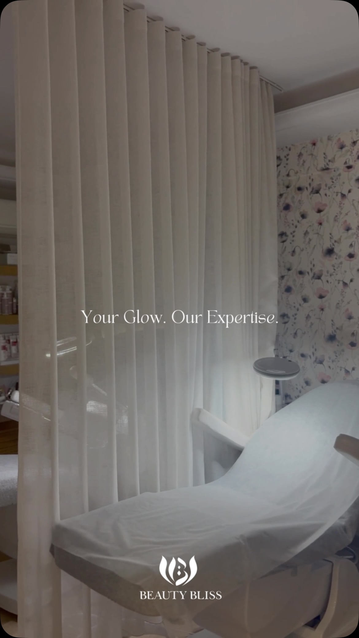Your Glow, οur Expertise! 🤍
Στο Beauty Bliss, κάθε θεραπεία είναι μια εμπειρία φροντίδας, χαλάρωσης και ανανέωσης, σχεδιασμένη αποκλειστικά για τις ανάγκες της δικής σου επιδερμίδας.
Αφέσου στα χέρια των ειδικών μας και χάρισε στον εαυτό σου τη λάμψη που του αξίζει.
Ζήσε την εμπειρία Beauty Bliss!
🌐www.beautybliss.gr
📍Εθνικής Αντιστάσεως 13, Γέρακας
☎️210 6654005
#BeautyBliss #beauty #treatments #glowskin