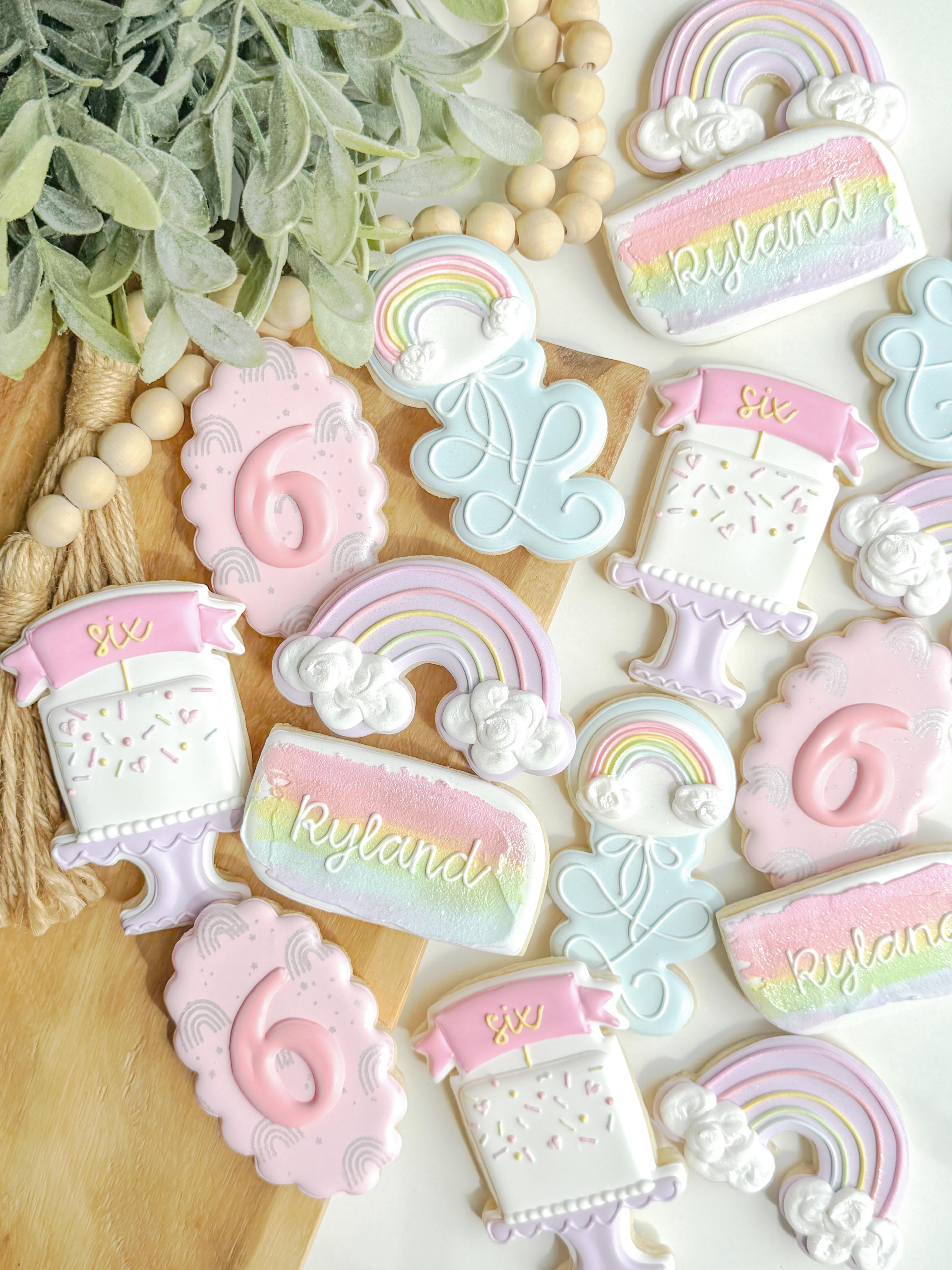R A I N B O W + S U N S H I N E • custom royal icing cookies to celebrate a little ray of sunshine turning 6!! Custom sugar cookies are the perfect way to capture your unique theme and provide a sweet treat to your guests!!
•••
Interested in Ruby Lou Company custom sugar cookies for your next event- please submit your request at www.rubyloucompany.com