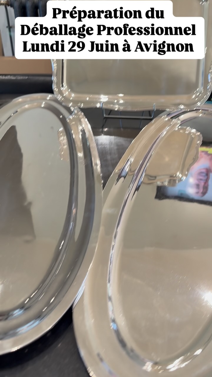 Préparation du déballage professionnel D’Avignon Lundi 29 Juin.
#misslittlebottle #argenterie #artdelatable #antiquités #cristal