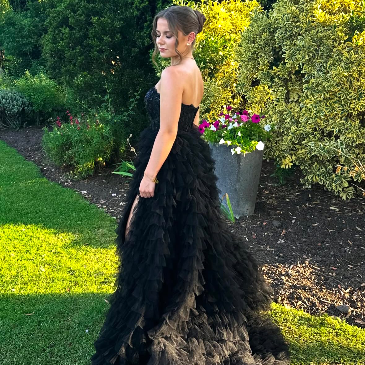 Prom dreams made unforgettable 🖤
This layered ruffle gown is giving red carpet energy from every angle. ✨
Book your appointment to find your perfect dress.
#Prom2026 #PromBoutique #LittleLollsBoutique