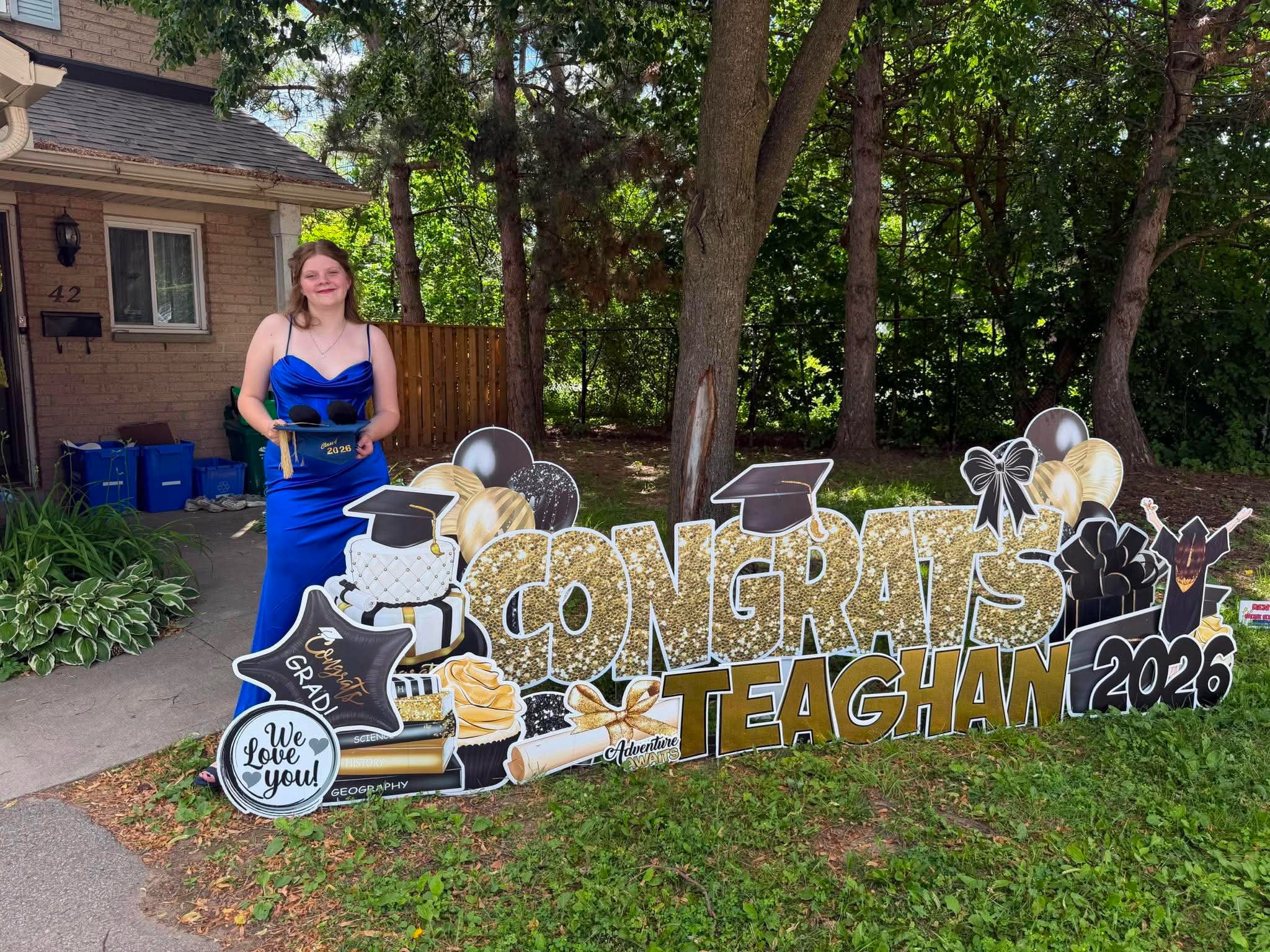 Teaghan! That dressβ¦ π. Beautiful! Thank you for sharing this pic with me! I love it! β€οΈ
Congratulations on your graduation!! πβ€οΈπ
www.nadinenoelledesign.com
#lawnsignrental #burlington #nadinenoelledesign #grad2026