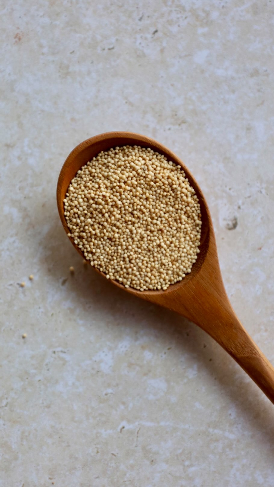 Have you ever cooked with these tiny grains, called Amaranth?
They are highly nutritious, packed with complete plant protein, fibre, iron and magnesium.
This Cinnamon Pecan Amaranth Porridge is one of my go-to Amaranth recipes.
Soak 80g raw amaranth in cold water for about 20 minutes. Drain.
Add to a pot with 200ml water and a pinch of salt.
Bring to boil. Reduce heat, cover with a lid and cook for 10 -15 min. Check after 10 minutes if it’s cooked or if it needs more water.
Stir in 2-3 tbsp plain (plant-based) yogurt and 1/2- 1 tsp cinnamon. Serve with chopped pecans, a dollop of yogurt, maple syrup or honey and hempseeds.
#amaranth #veganerezepte #gesunderezepte #healthyrecipes #healthybreakfast